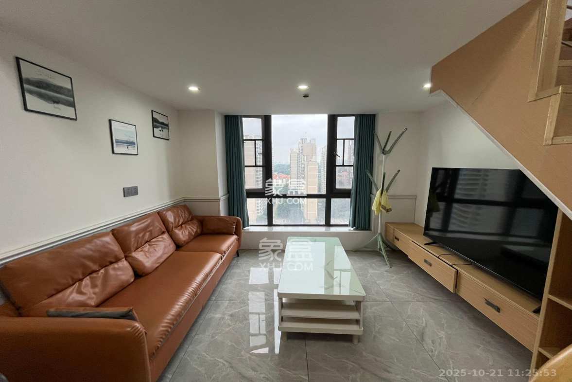 藏珑湖上公馆 2室2厅1卫 2500.0元/月 藏珑湖上公馆 2室2厅1卫 2500.0元/月室内图