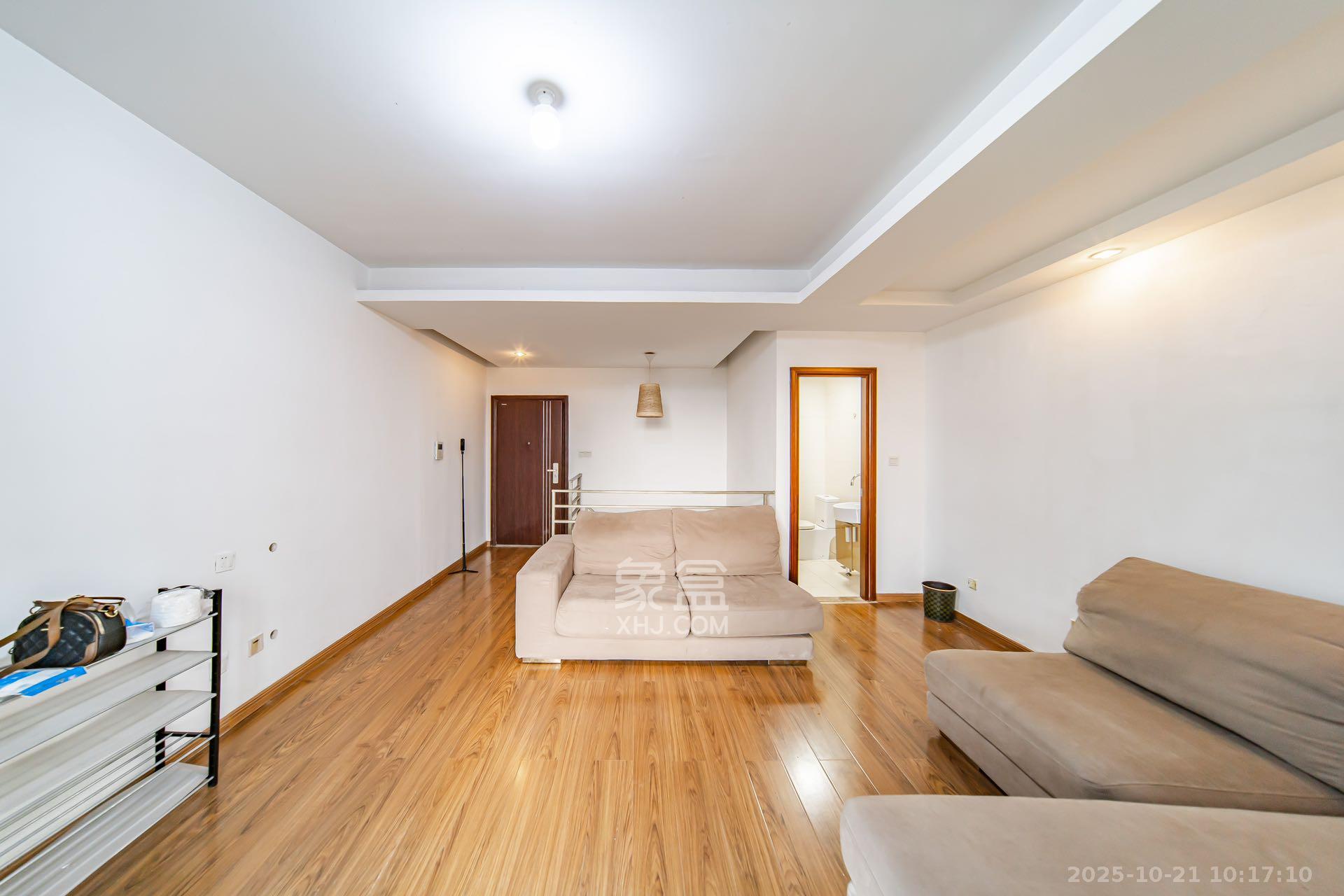 阳光100三期  3室2厅1卫    2800.0元/月