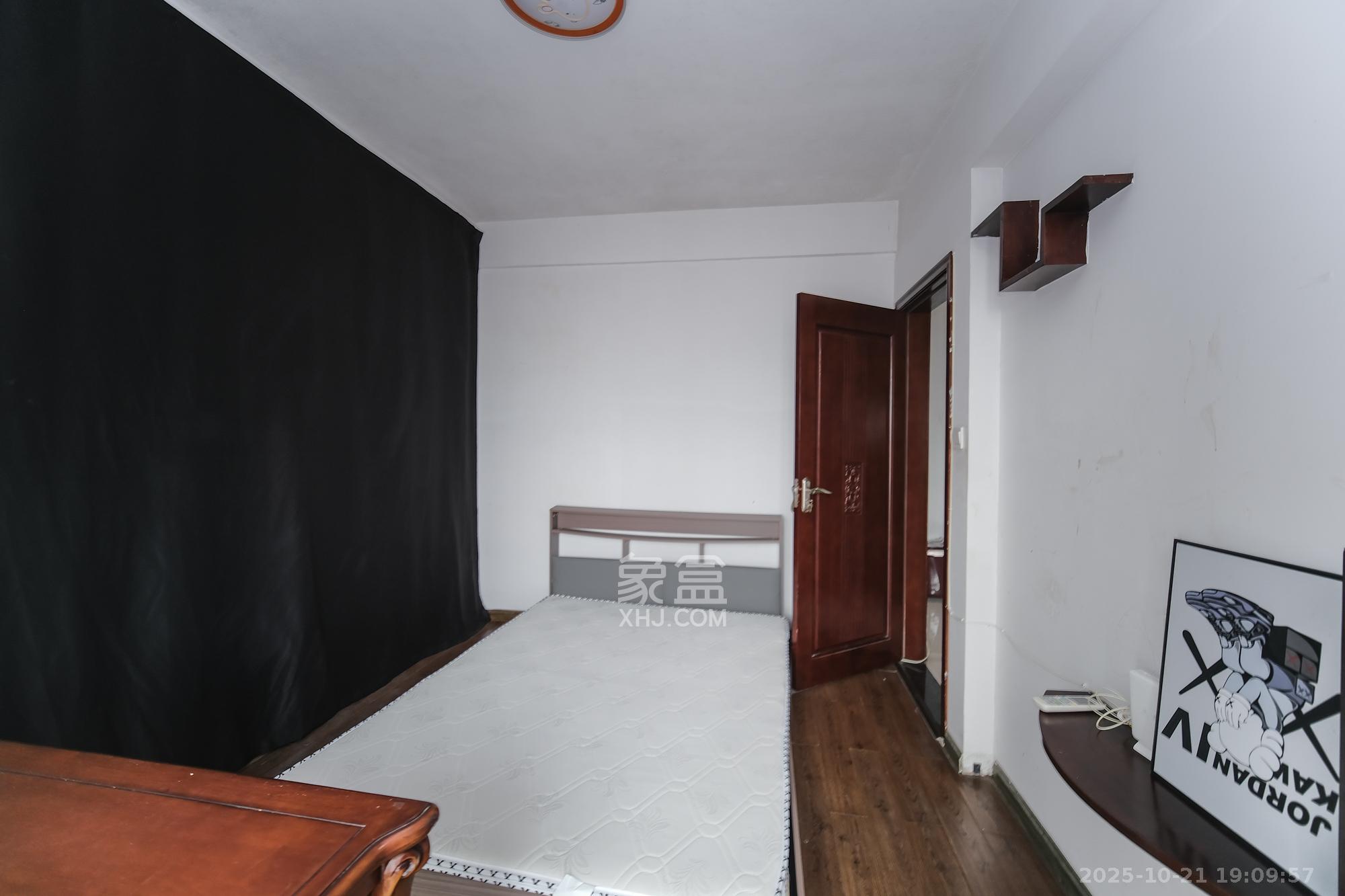 圆梦完美生活  3室2厅2卫    69.8万卧室