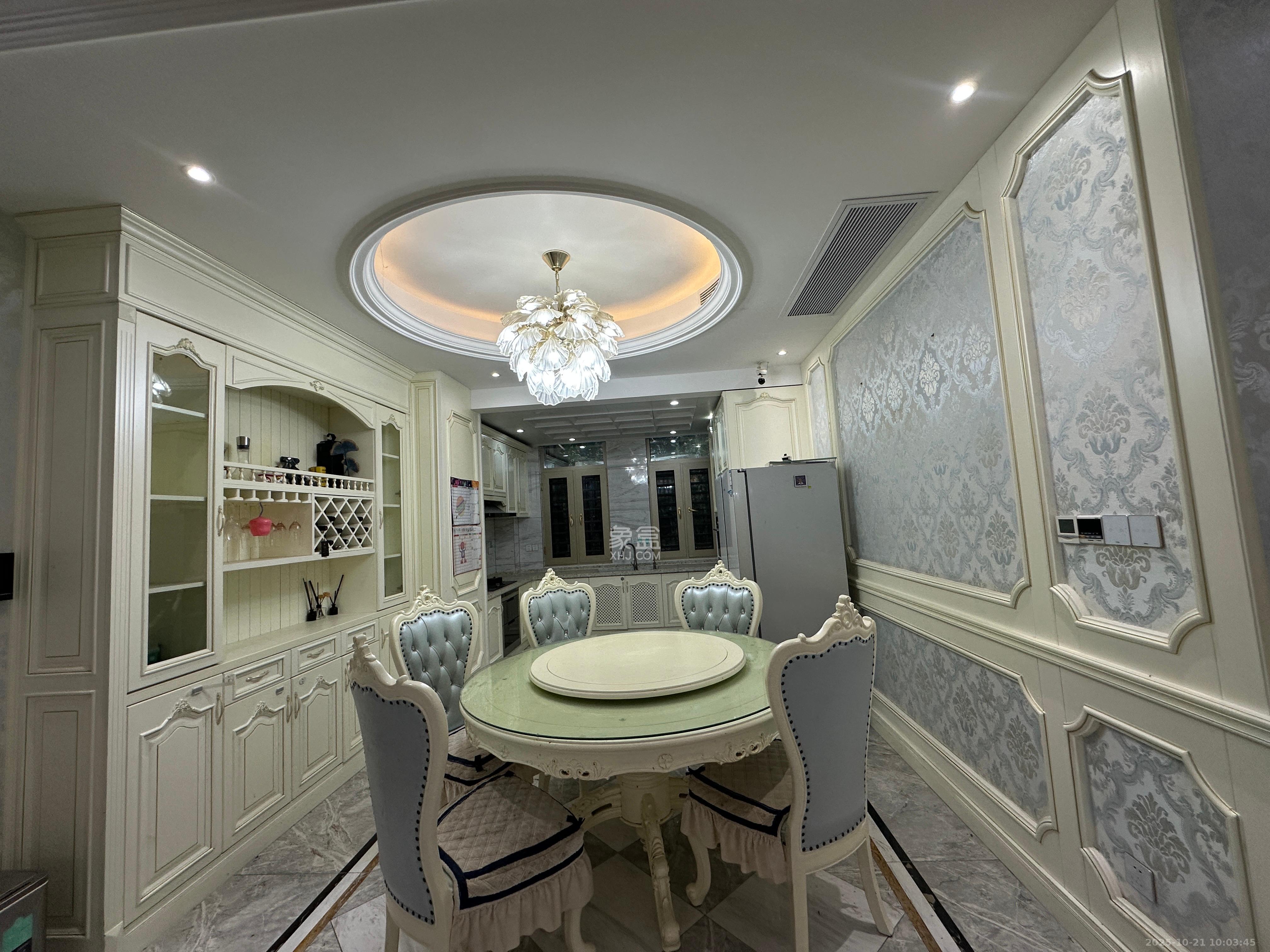 江河中央洋房  3室2厅2卫    7500.0元/月 江河中央洋房  3室2厅2卫    7500.0元/月室内图