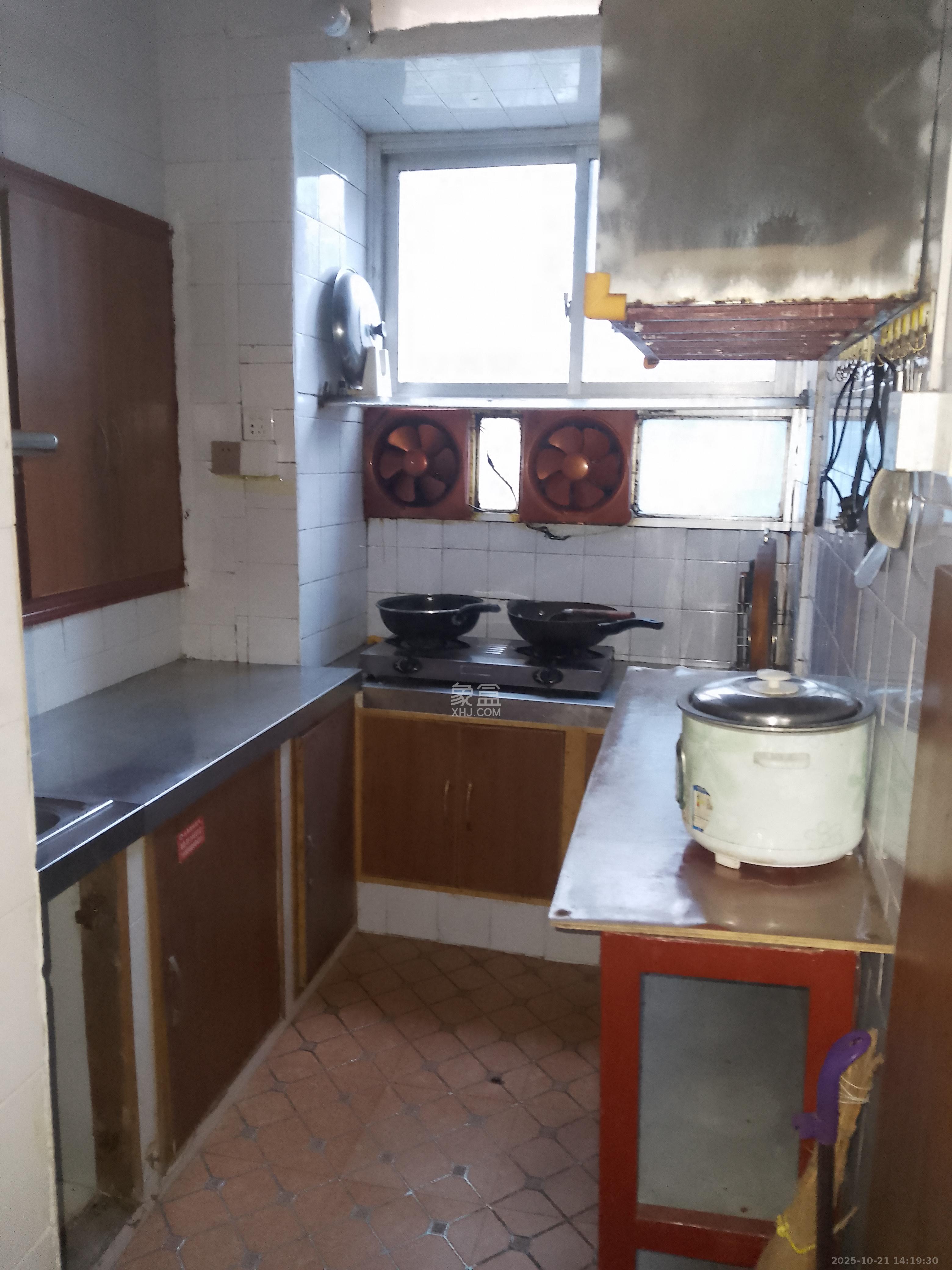 火把山小区  2室1厅1卫    1700.0元/月室内图