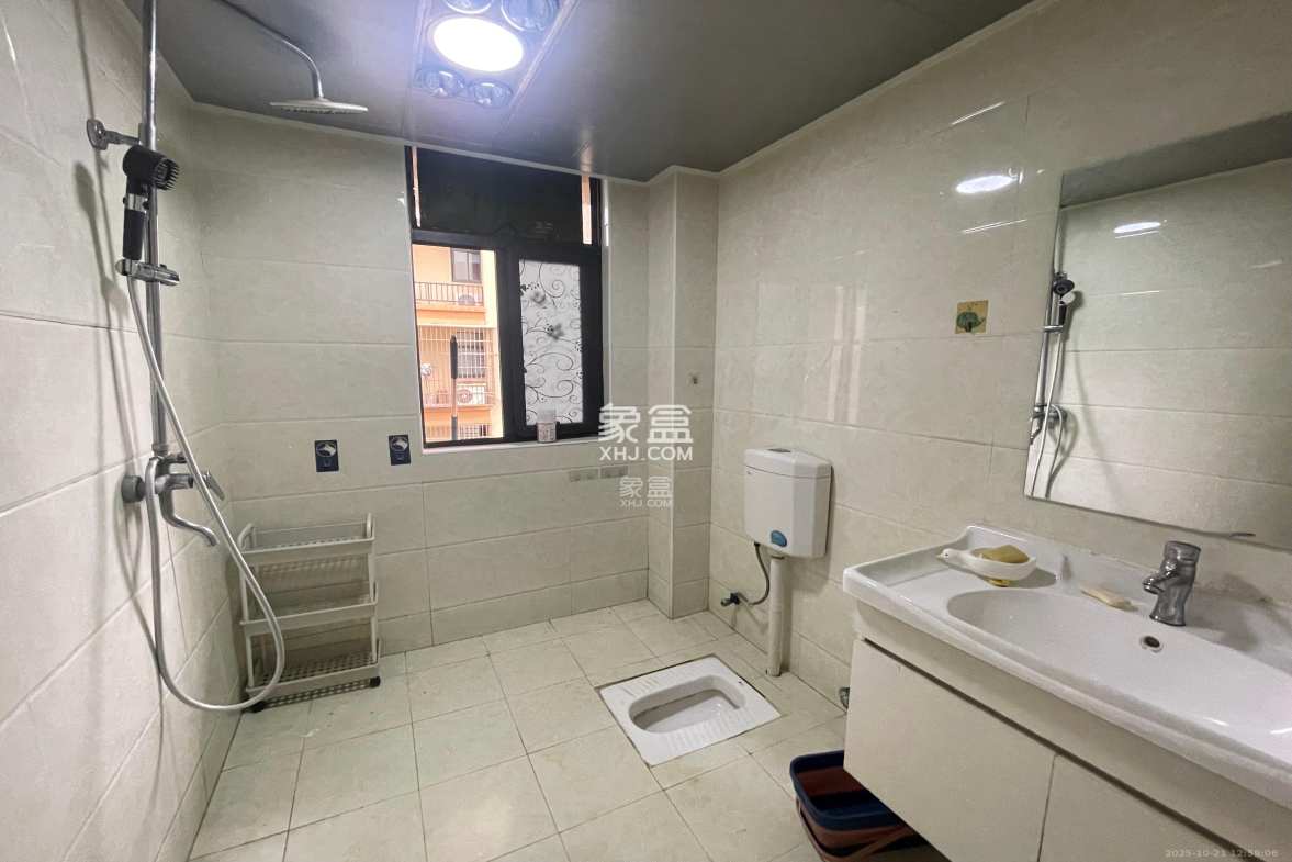 安泰嘉园(湘府邻伴) 3室2厅2卫 2600.0元/月 安泰嘉园(湘府邻伴) 3室2厅2卫 2600.0元/月室内图