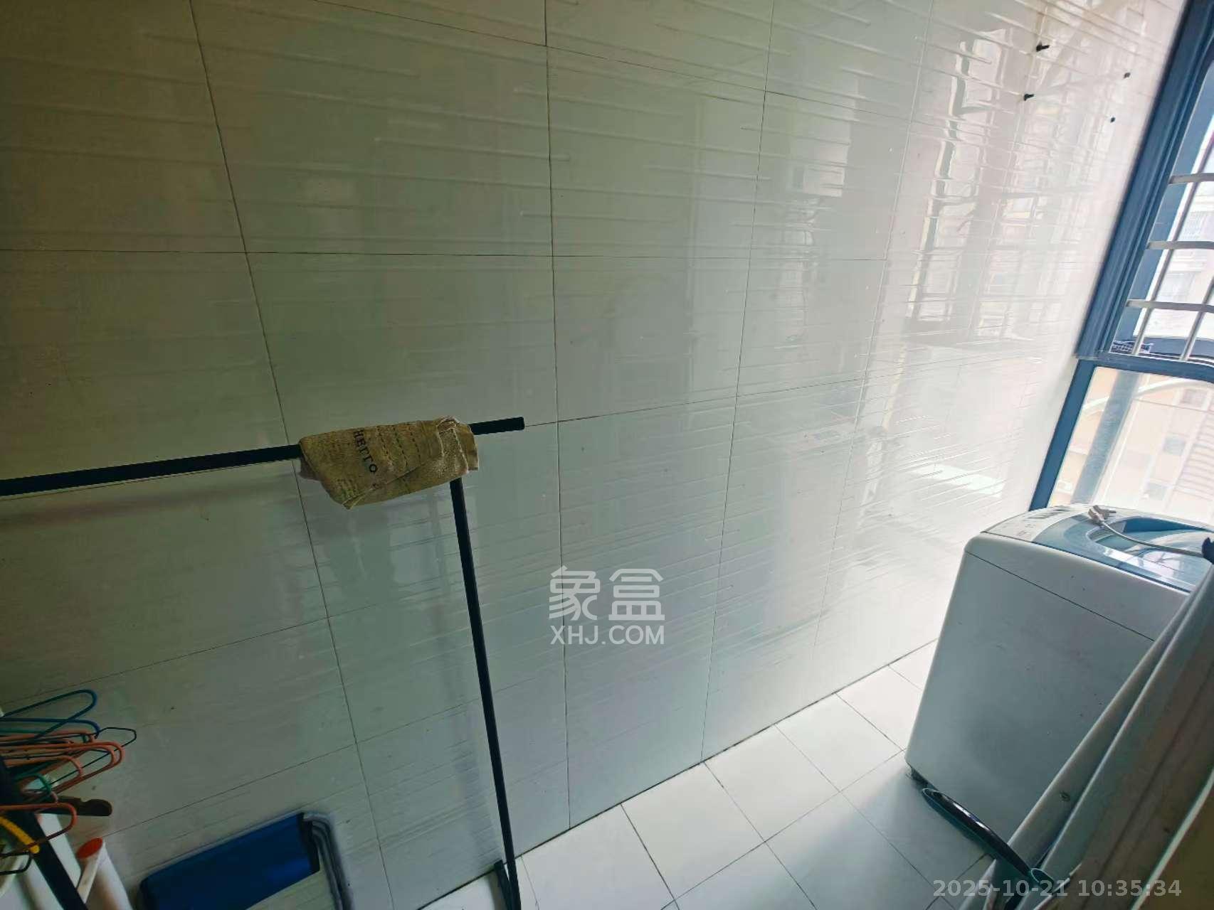 锦湘国际星城三期（锦绣苑）  2室1厅1卫    2100.0元/月室内图