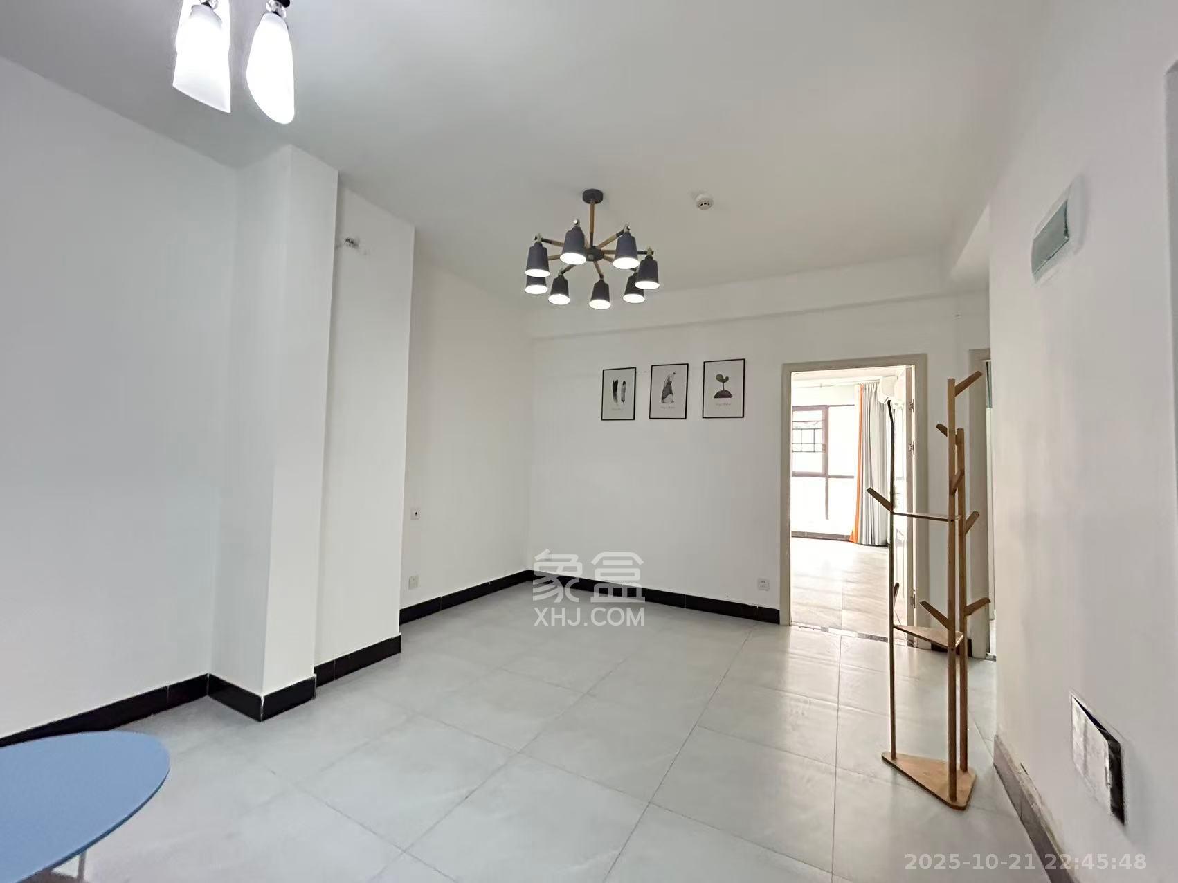 保利西海岸A区  2室2厅1卫    2300.0元/月 保利西海岸A区  2室2厅1卫    2300.0元/月室内图