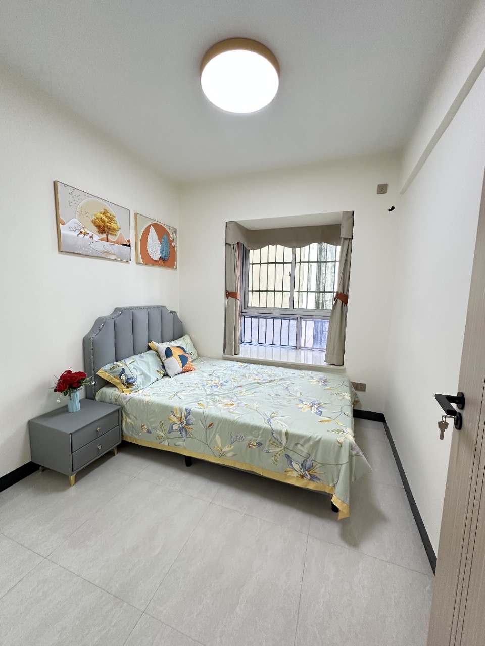 水岸听涛  3室2厅1卫    109.0万客厅