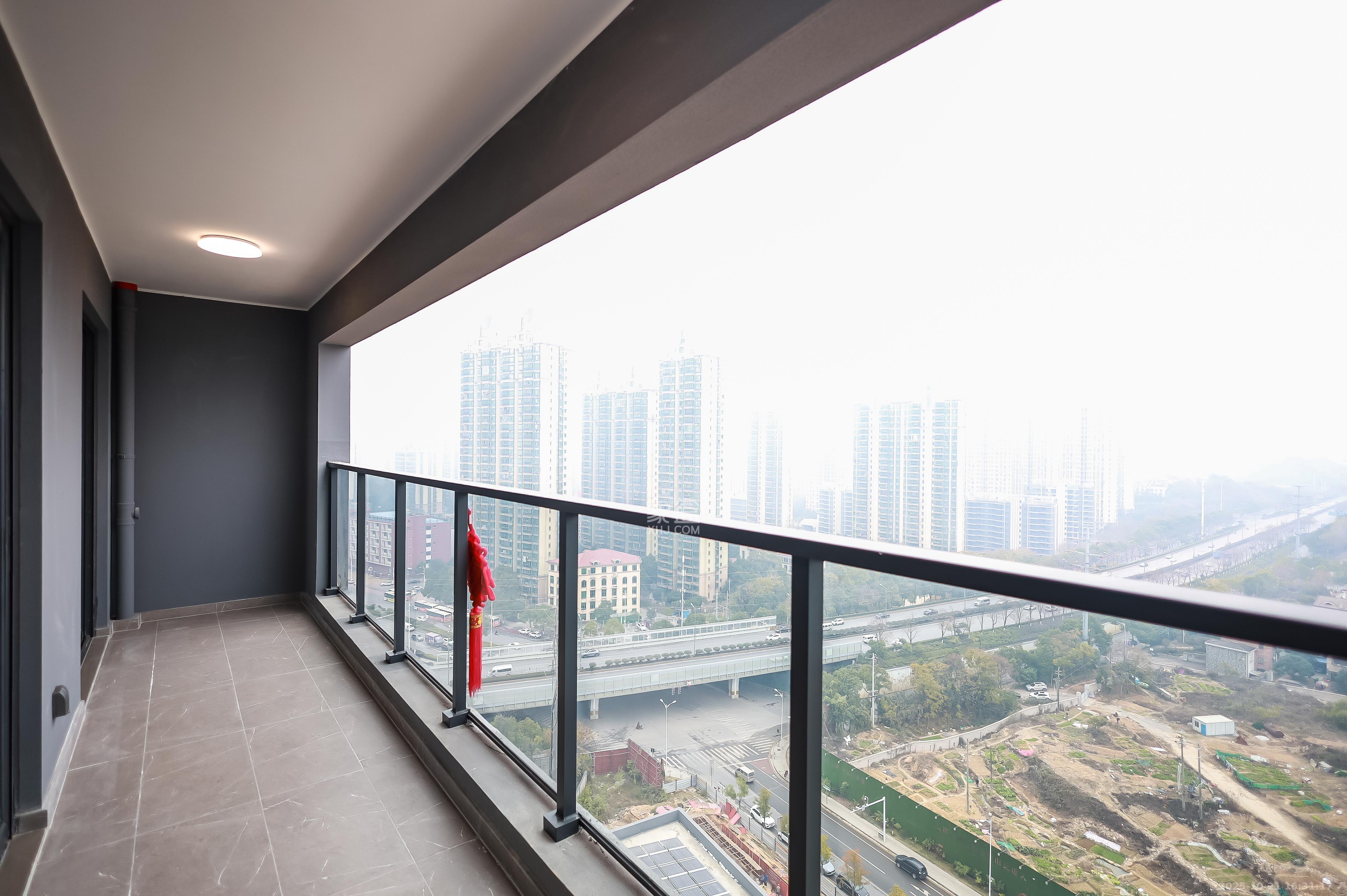 龙湖舜山府  4室2厅2卫    5300.0元/月室内图