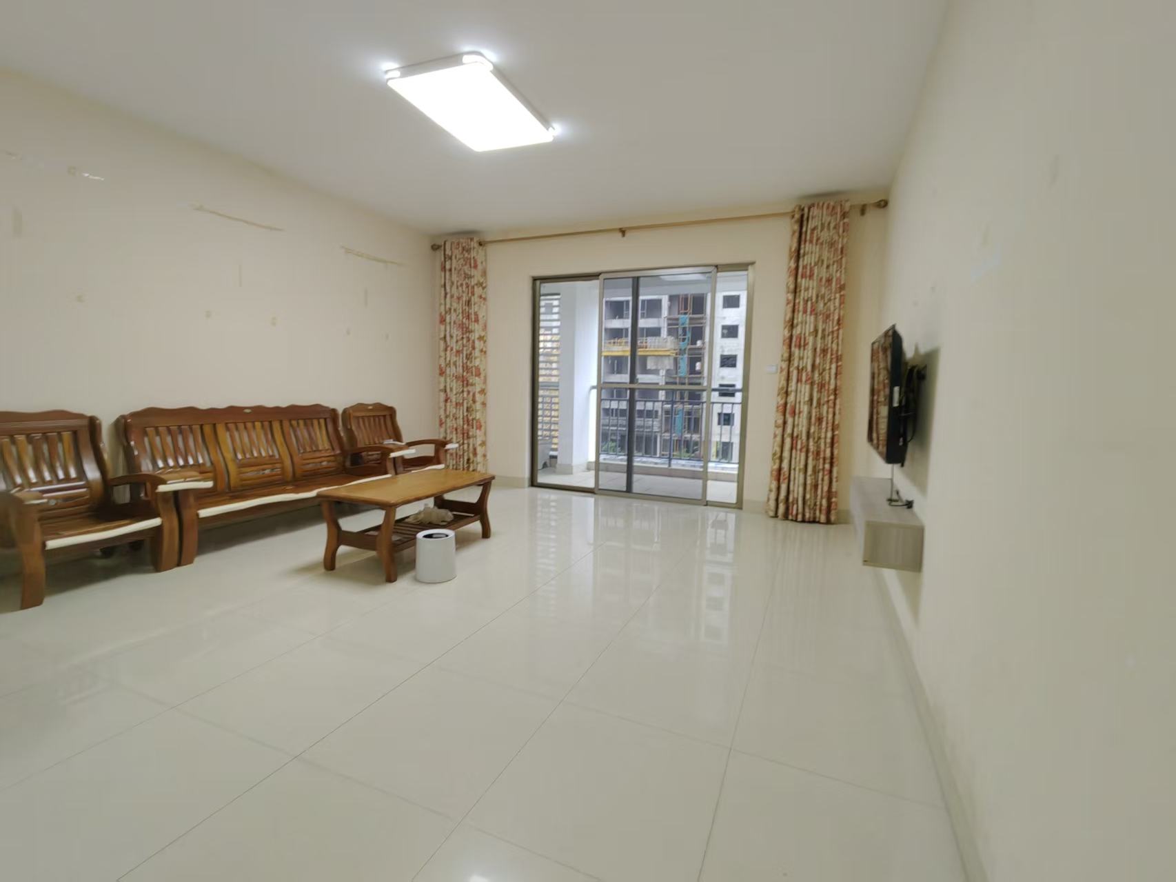 水云天  3室2厅1卫    2500.0元/月室内图