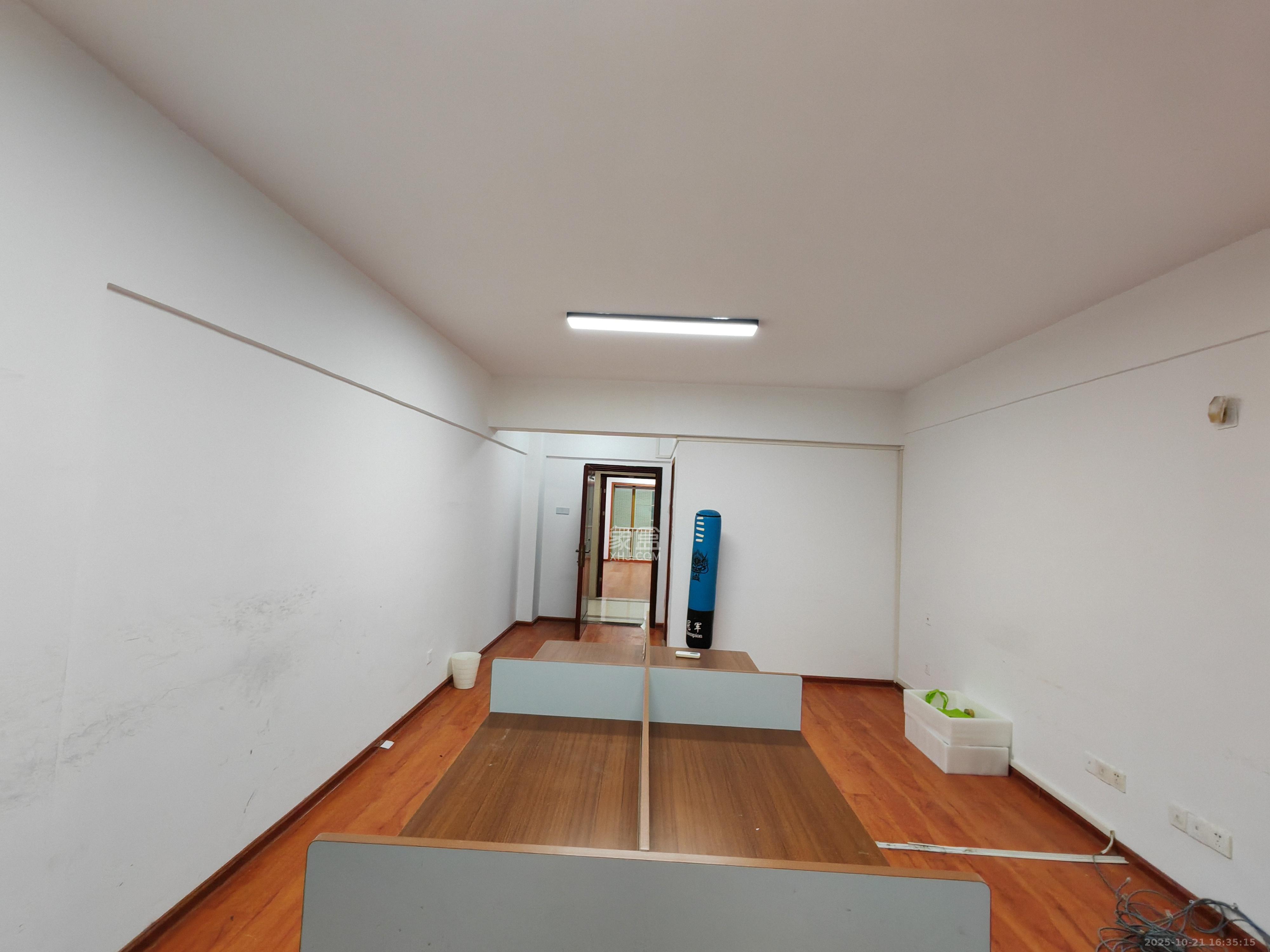 天健芙蓉盛世一期  1室0厅1卫    19800.0元/月 天健芙蓉盛世一期  1室0厅1卫    19800.0元/月室内图1