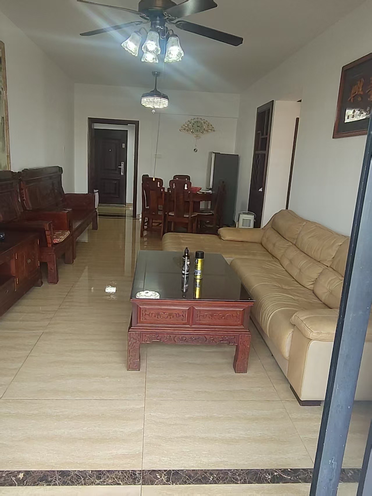 盛贤景都  3室2厅2卫    3000.0元/月 盛贤景都  3室2厅2卫    3000.0元/月