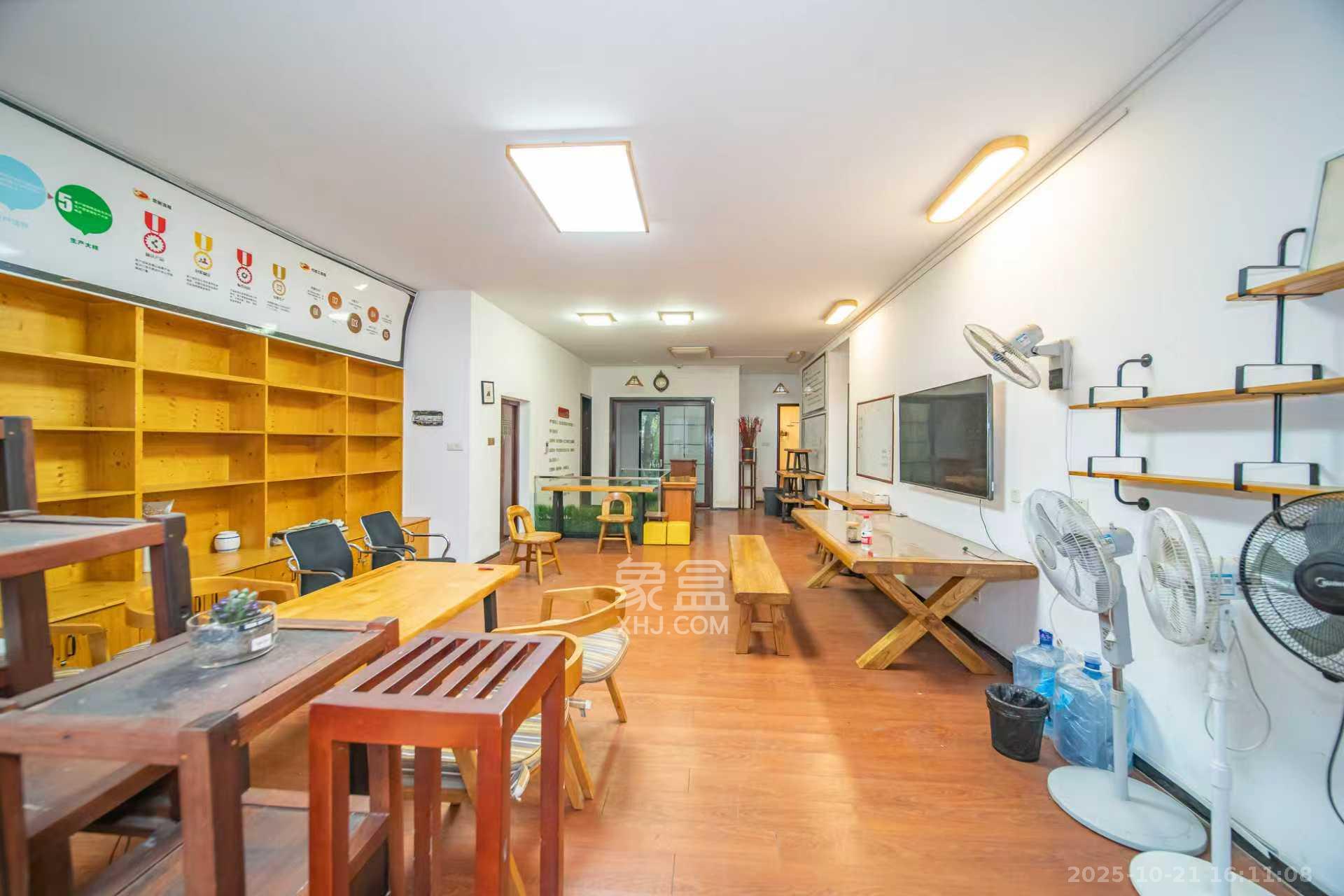 阳光100三期  4室2厅1卫    6000.0元/月 阳光100三期  4室2厅1卫    6000.0元/月