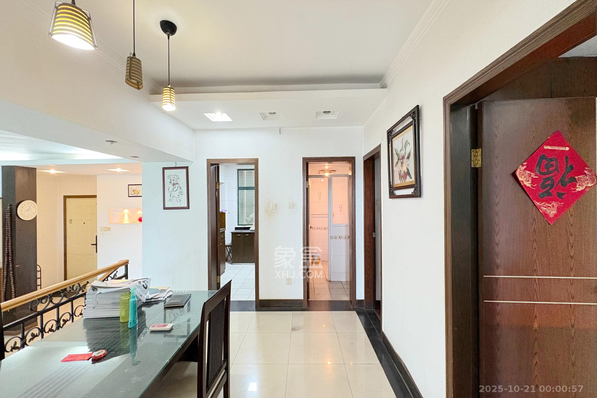 王府花园  3室2厅2卫    122.0万其他