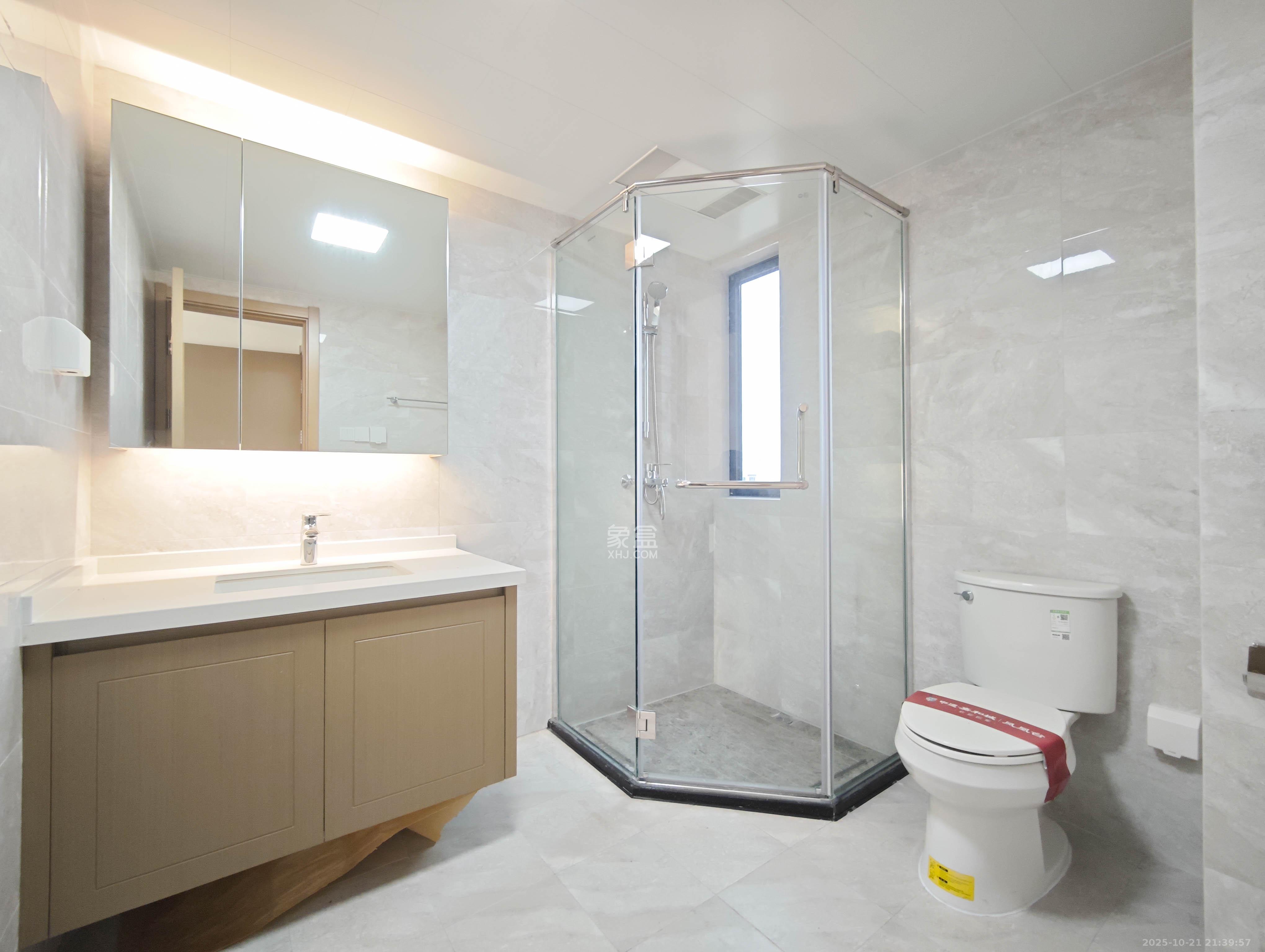 中建嘉和城凤凰台（中建瑞兴家园）  4室2厅2卫    114.0万卫生间