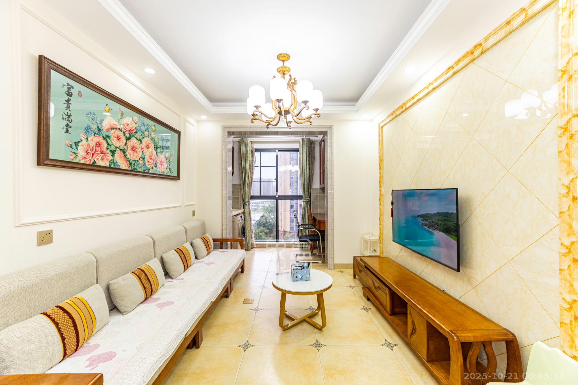 荣盛花语城 3室2厅1卫 66.0万 荣盛花语城 3室2厅1卫 66.0万客厅