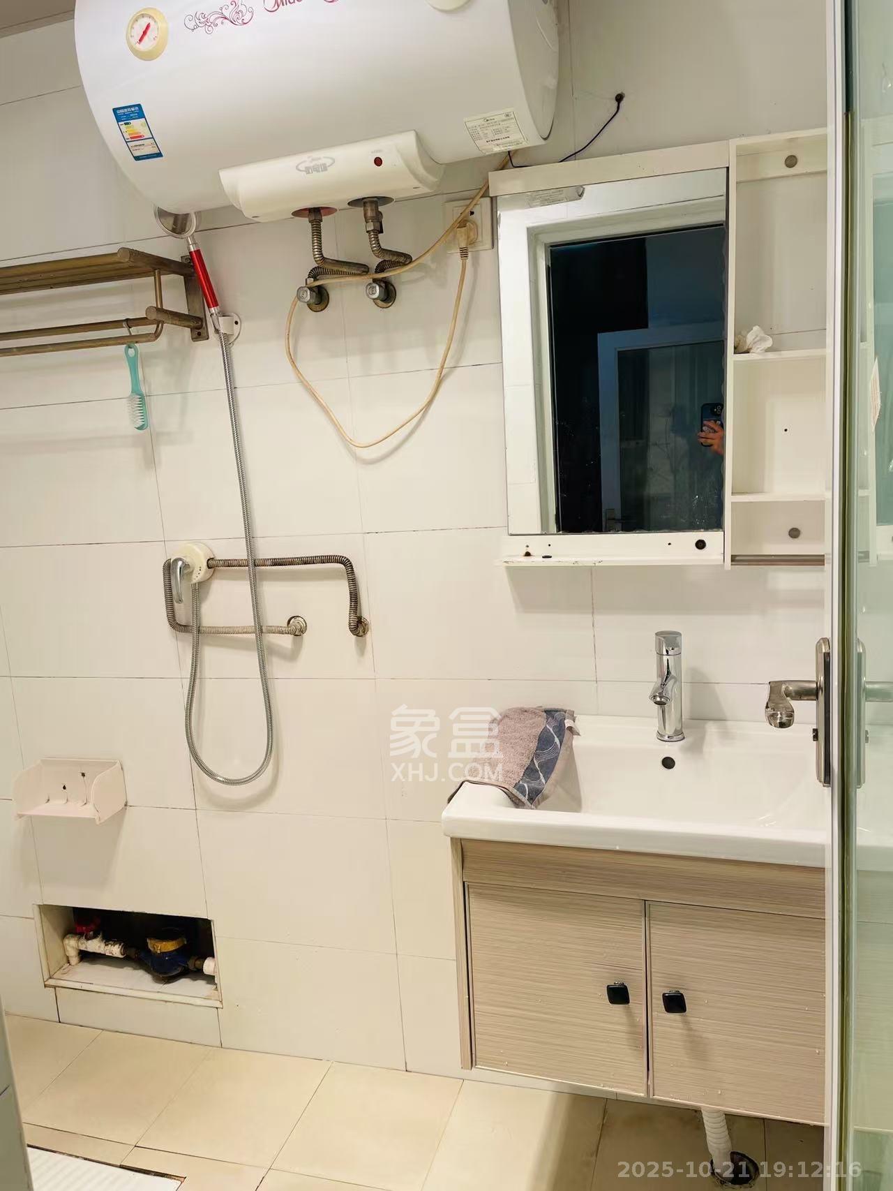 城西公寓(西城门第) 2室1厅1卫 1800.0元/月 城西公寓(西城门第) 2室1厅1卫 1800.0元/月室内图