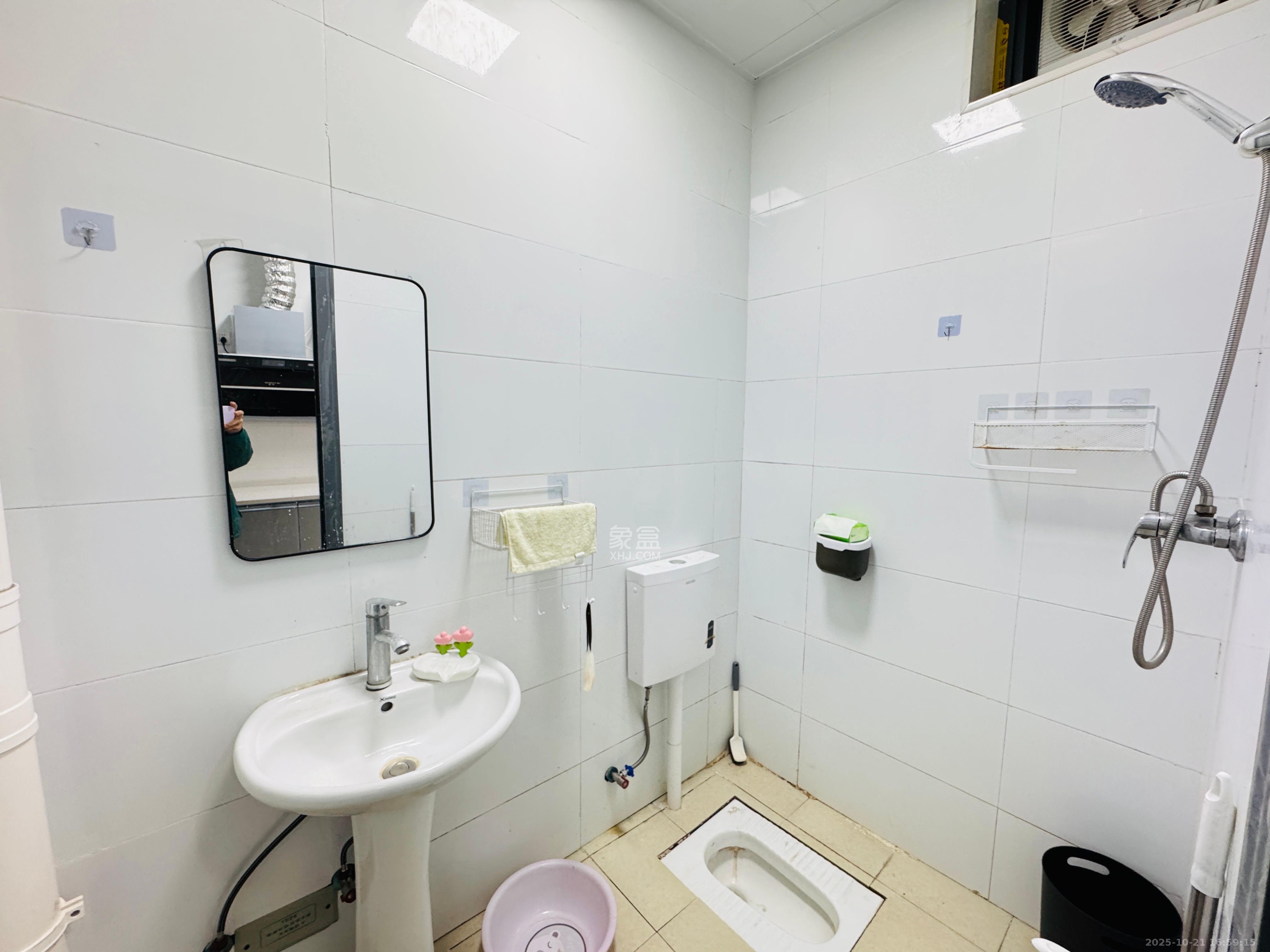 湖开小区(湖南开关厂宿舍)/南大桥社区 1室1厅1卫 1000.0元/月 湖开小区(湖南开关厂宿舍)/南大桥社区 1室1厅1卫 1000.0元/月室内图