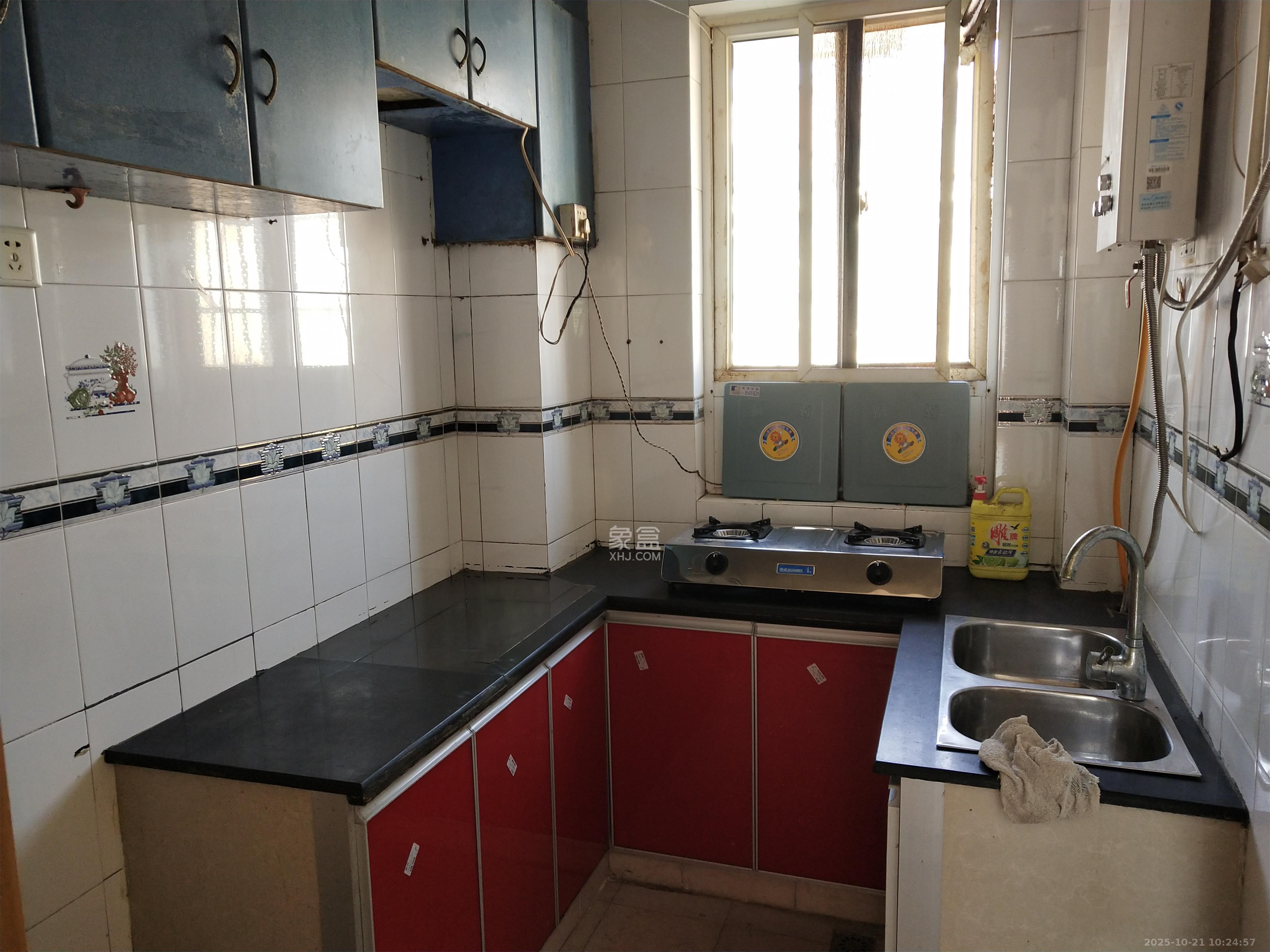 德政园  3室1厅1卫    2000.0元/月室内图