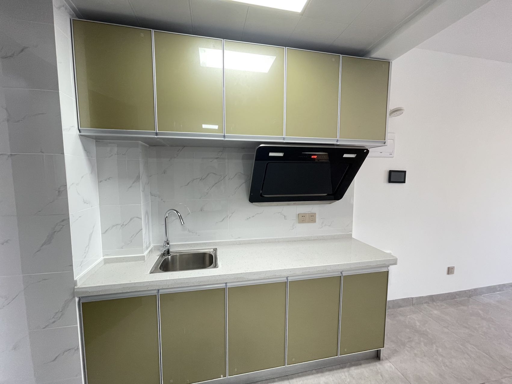 中海珑悦府  1室1厅1卫    1100.0元/月 中海珑悦府  1室1厅1卫    1100.0元/月户型图