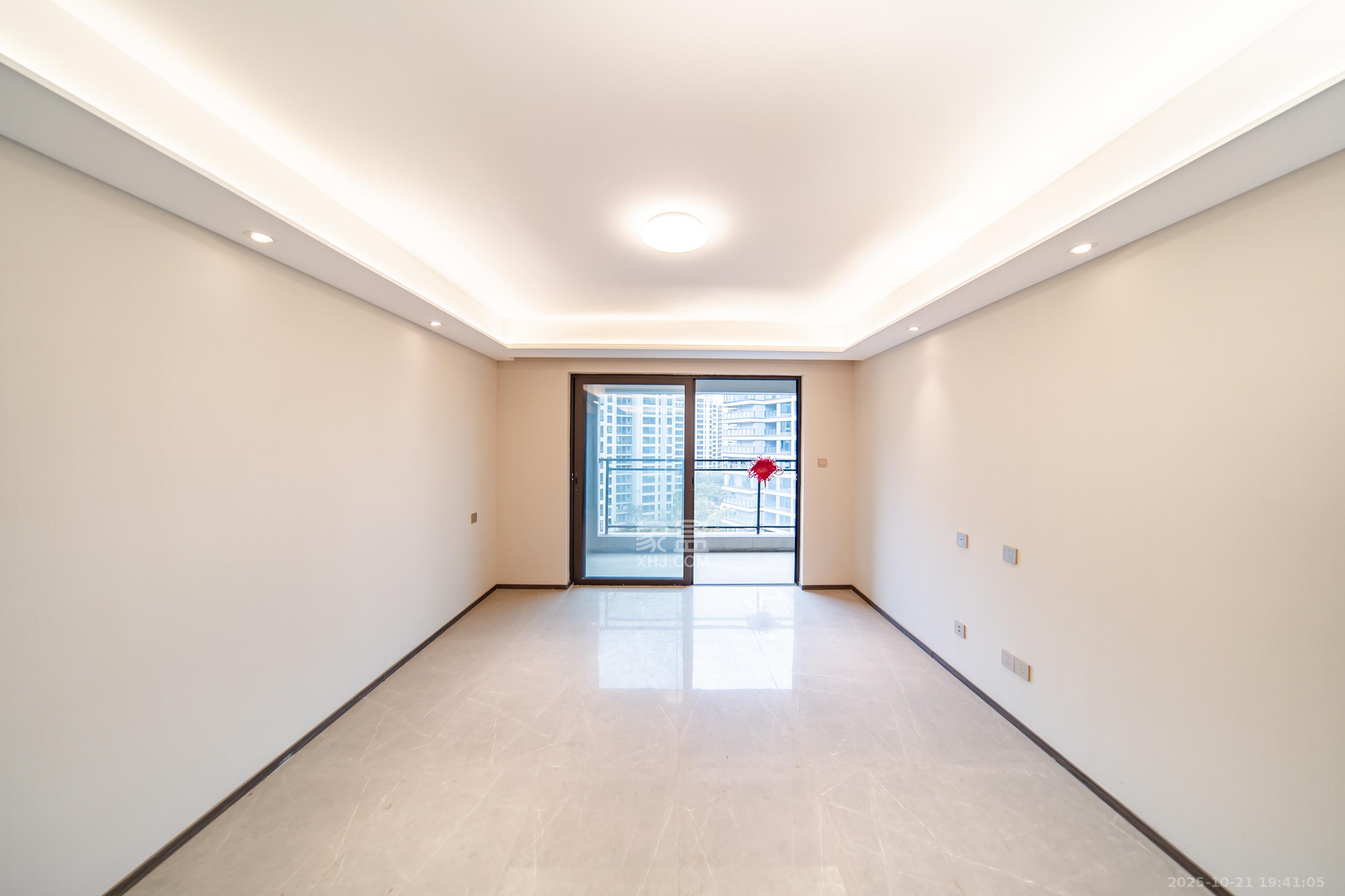 龙湖江与城  3室2厅2卫    130.0万