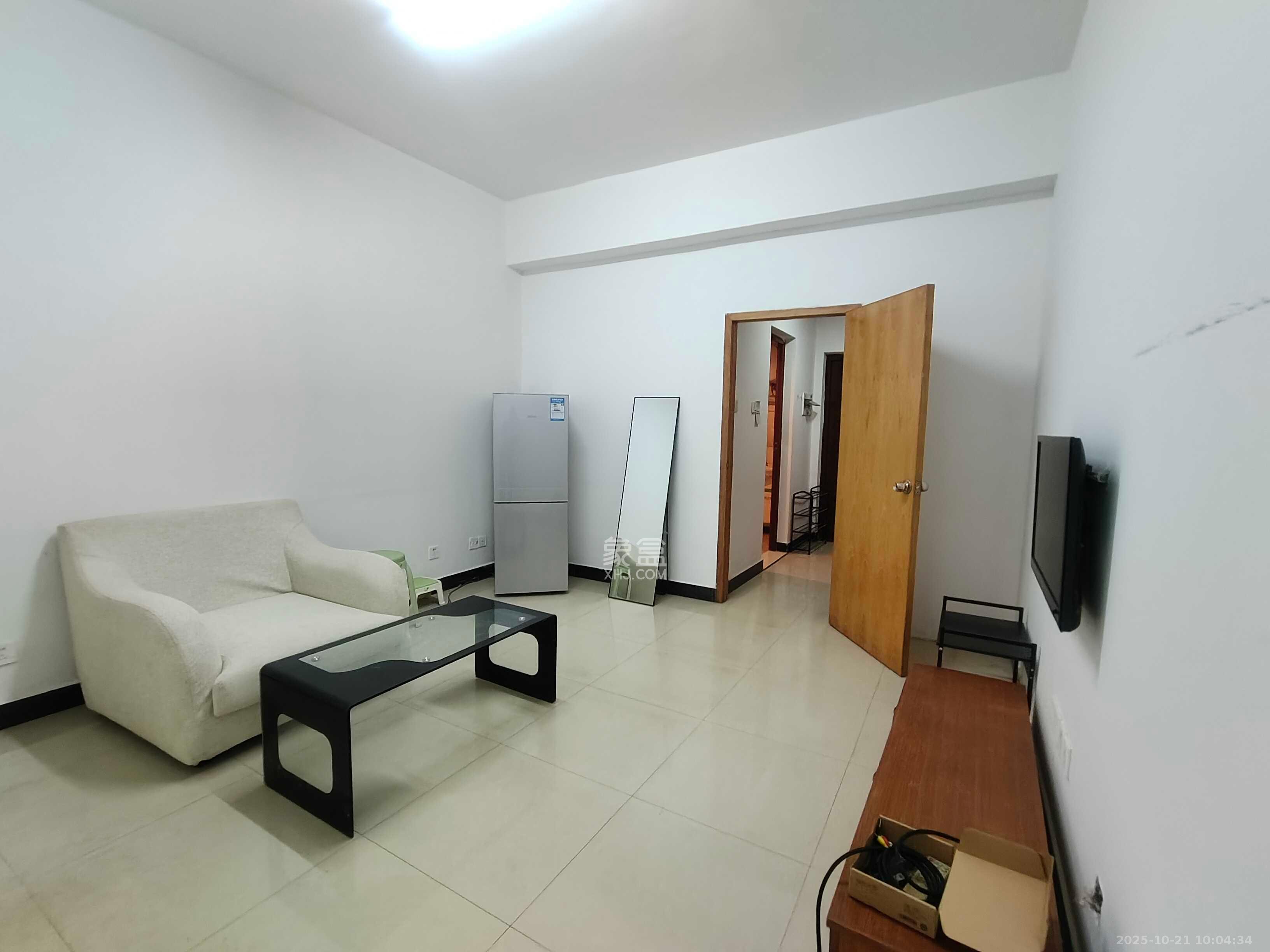 融圣国际  1室1厅1卫    1600.0元/月 融圣国际  1室1厅1卫    1600.0元/月室内图1