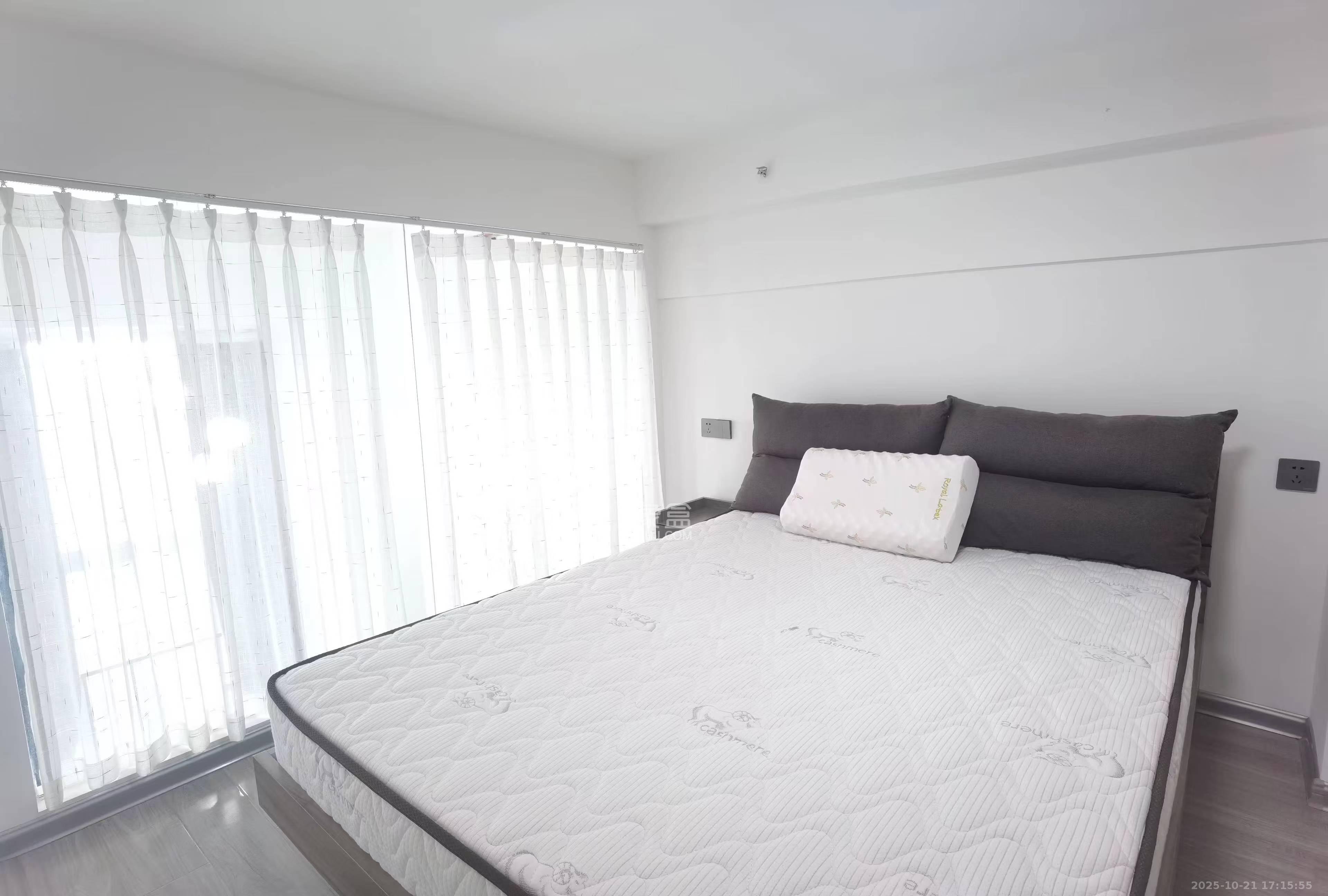 芙蓉万国城MOMA（卓越汇富苑）  1室1厅1卫    1700.0元/月室内图