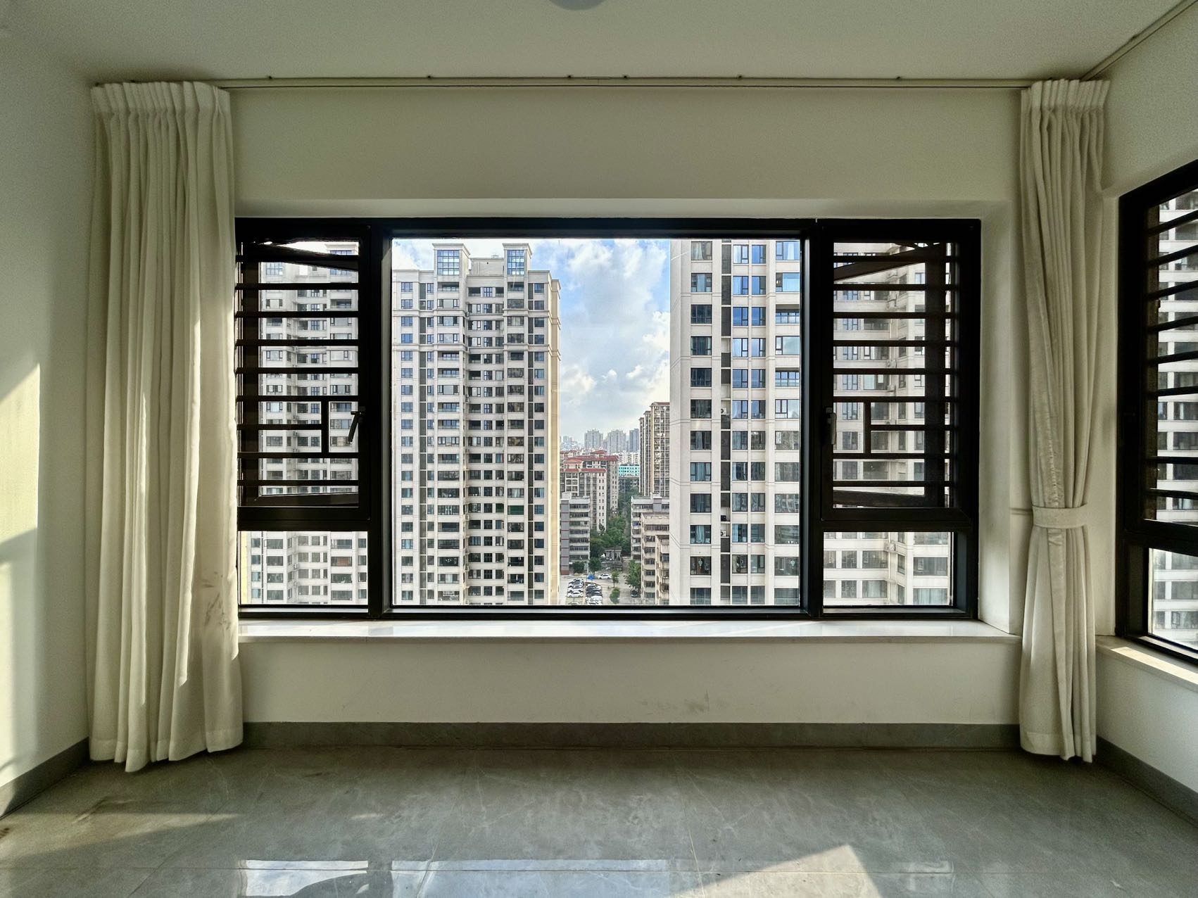 金城新天地  3室2厅1卫    3700.0元/月室内图