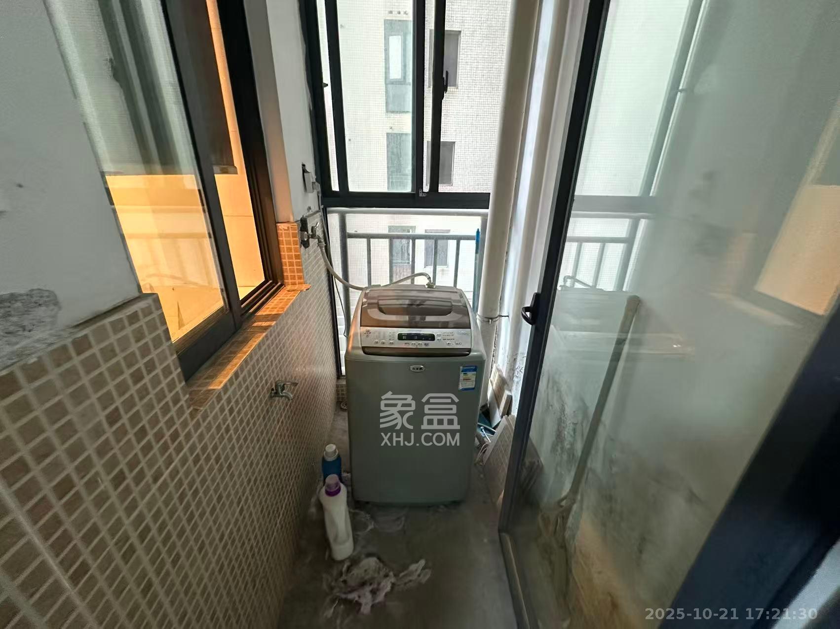 金麓国际  2室2厅1卫    2000.0元/月室内图