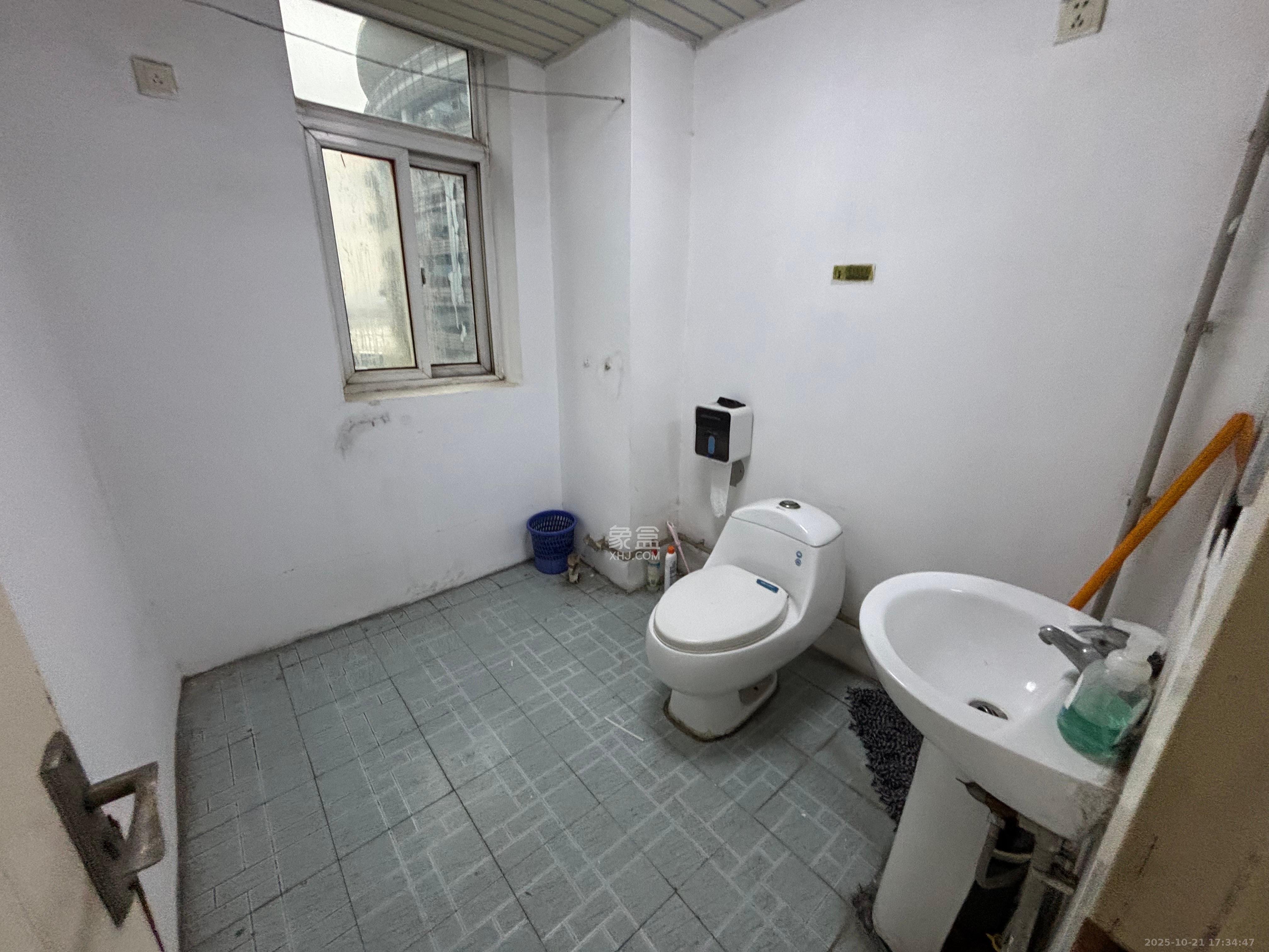 新世纪花苑  4室2厅2卫    4600.0元/月 新世纪花苑  4室2厅2卫    4600.0元/月室内图