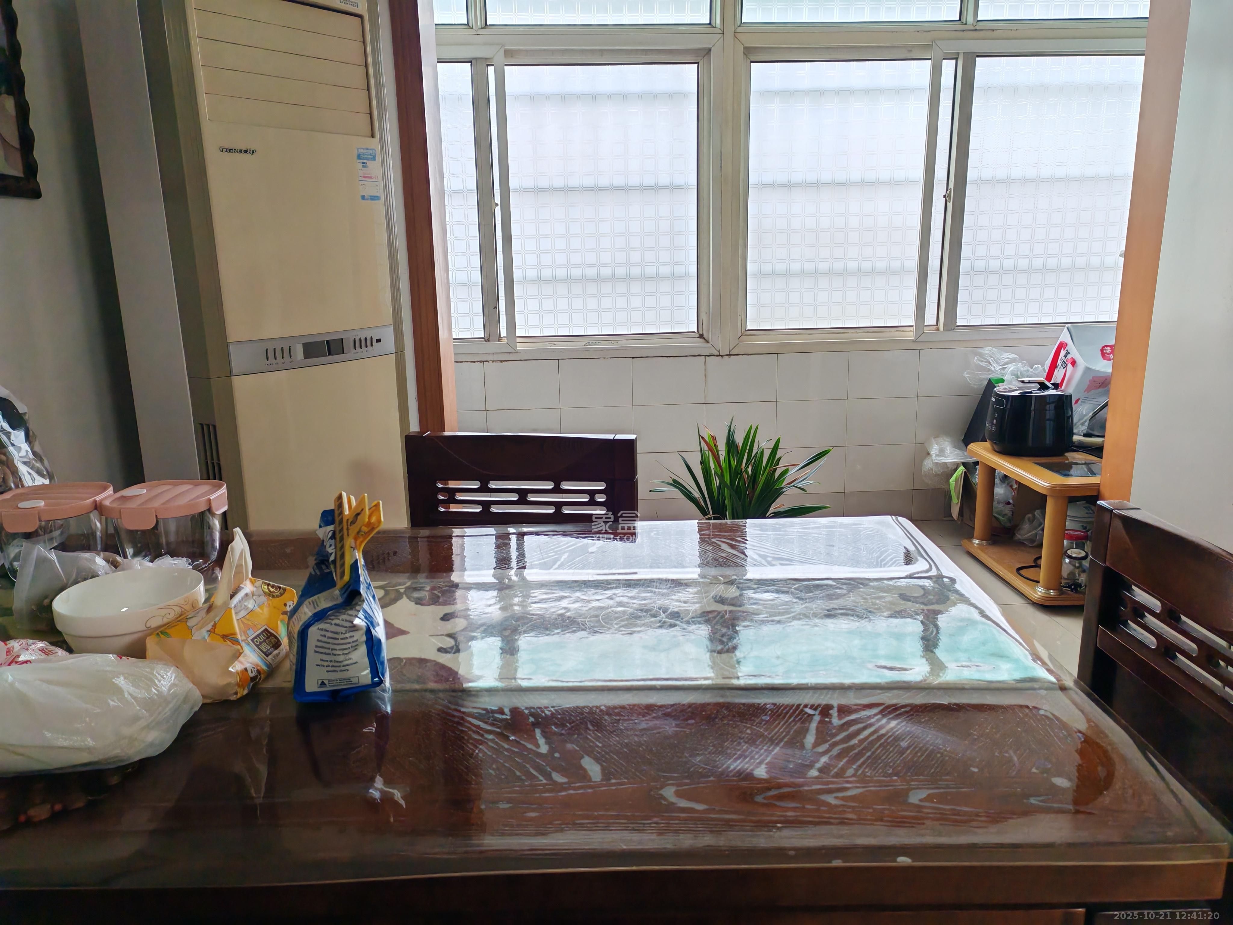 德政园  3室2厅2卫    2300.0元/月 德政园  3室2厅2卫    2300.0元/月室内图