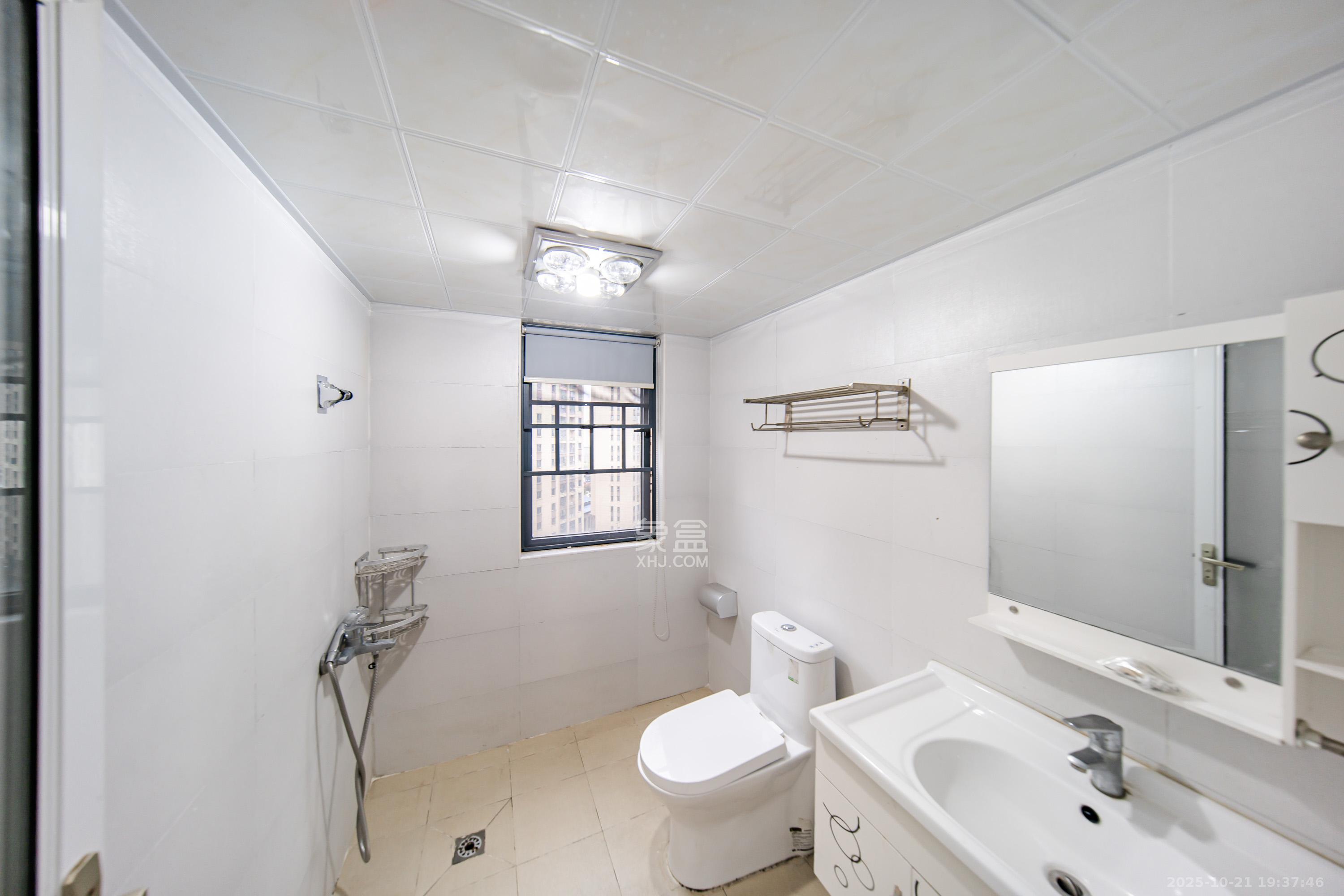 湘熙水郡(观澜海赋家园)  4室2厅2卫    145.0万 湘熙水郡(观澜海赋家园)  4室2厅2卫    145.0万卫生间