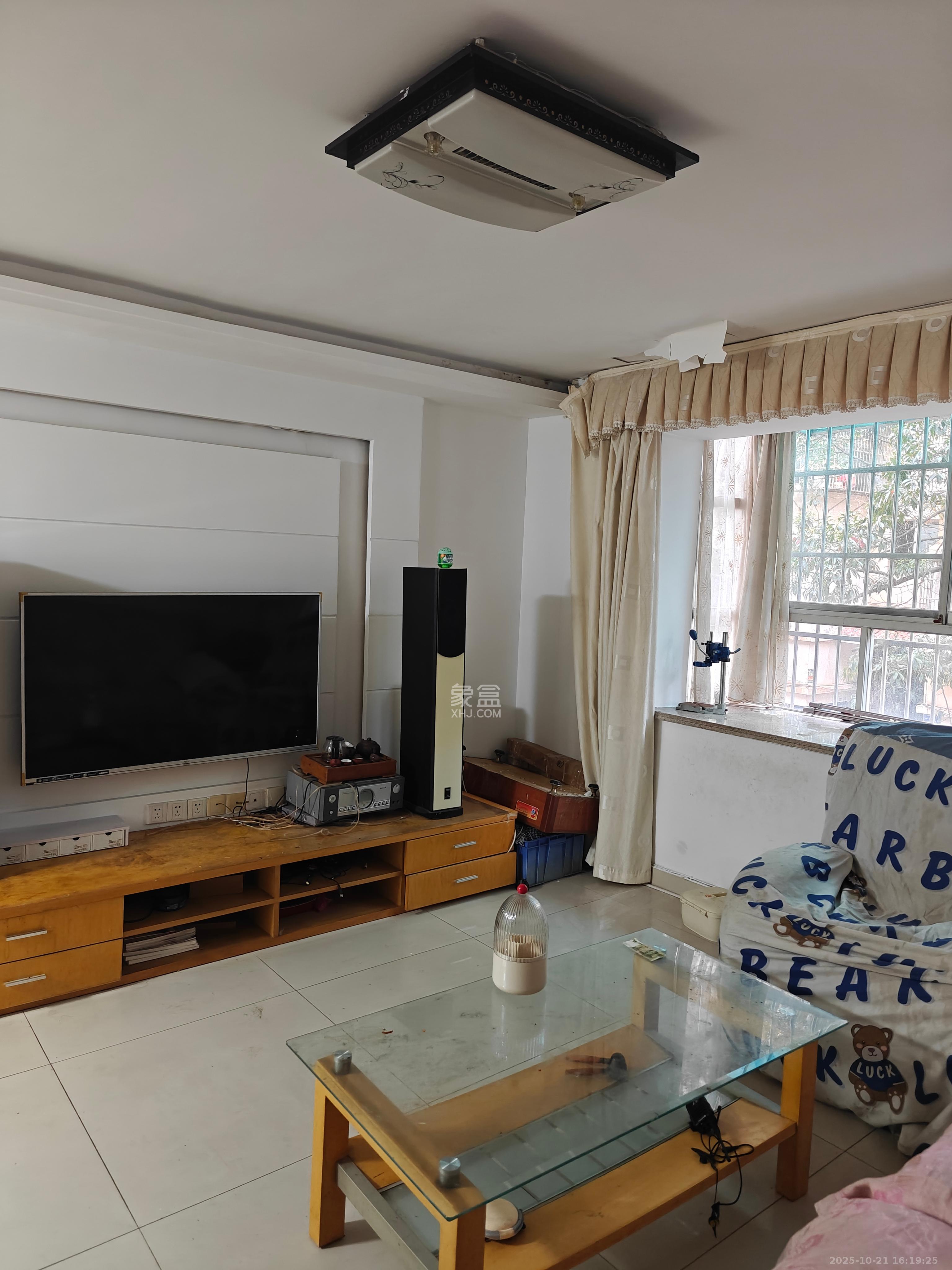 佳园星城  3室2厅2卫    1600.0元/月