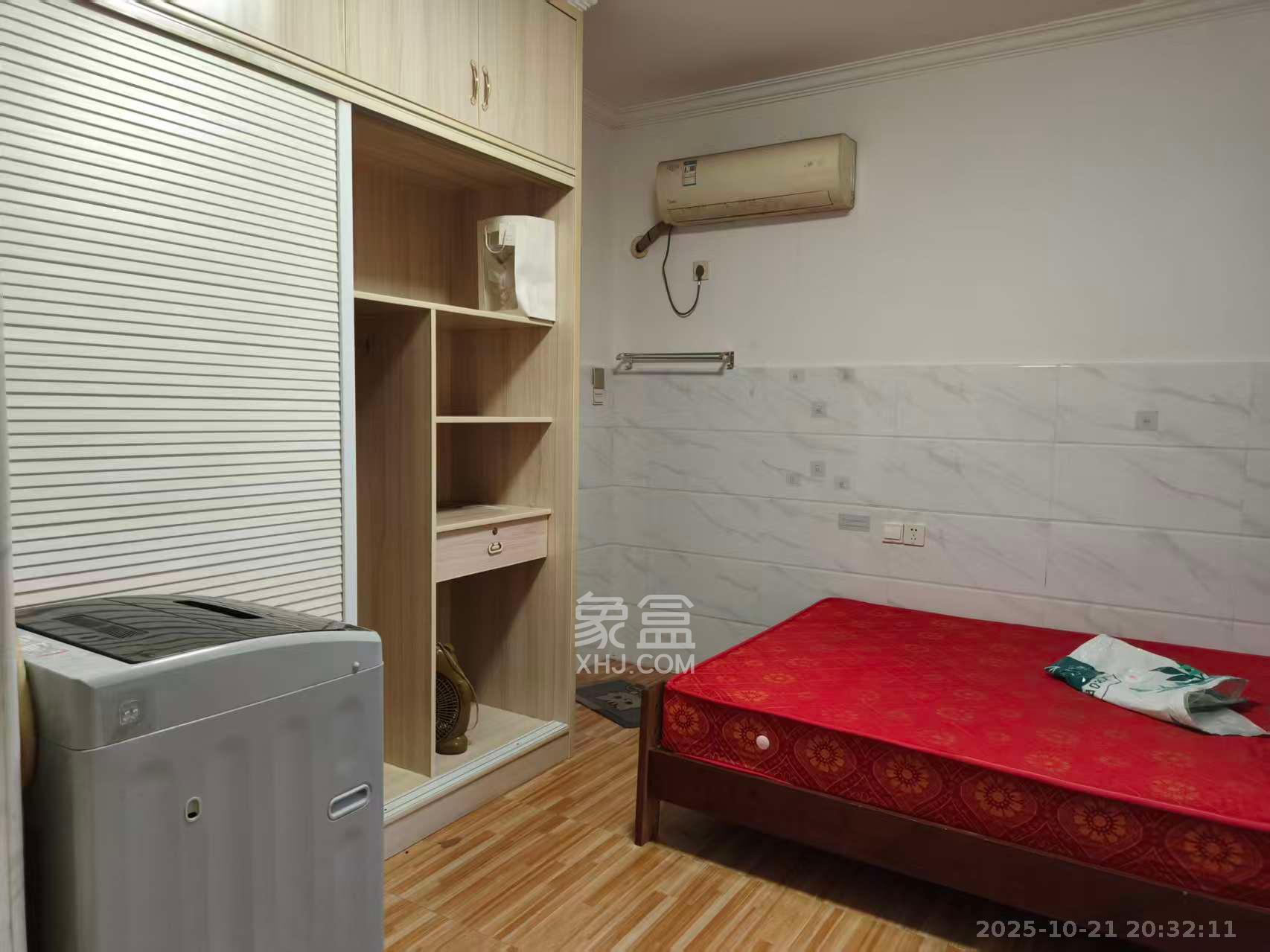 金麓西岸和苑  1室0厅1卫    1000.0元/月 金麓西岸和苑  1室0厅1卫    1000.0元/月室内图1