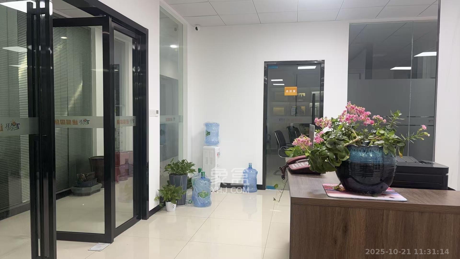 长城华都  3室2厅1卫    3000.0元/月 长城华都  3室2厅1卫    3000.0元/月室内图