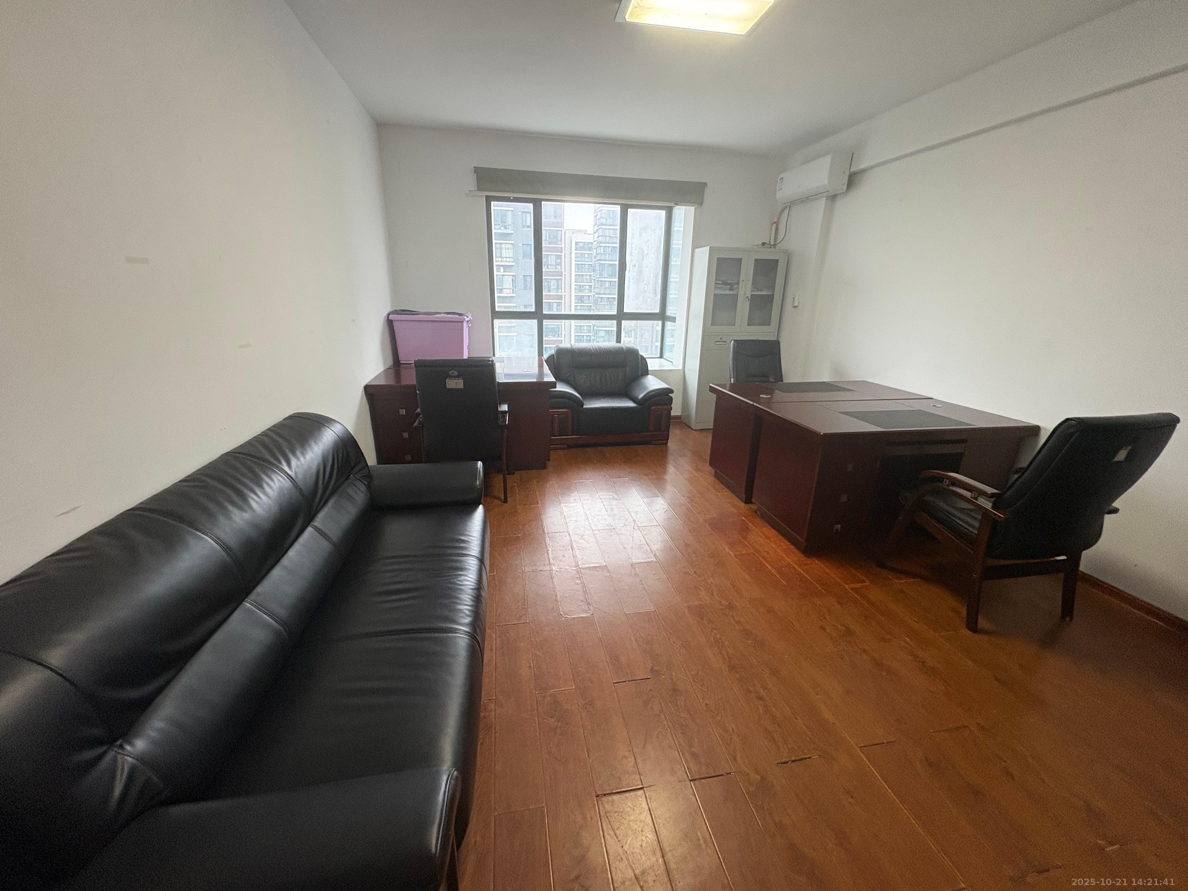 中江佳境天成 4室2厅2卫 2600.0元/月 中江佳境天成 4室2厅2卫 2600.0元/月室内图