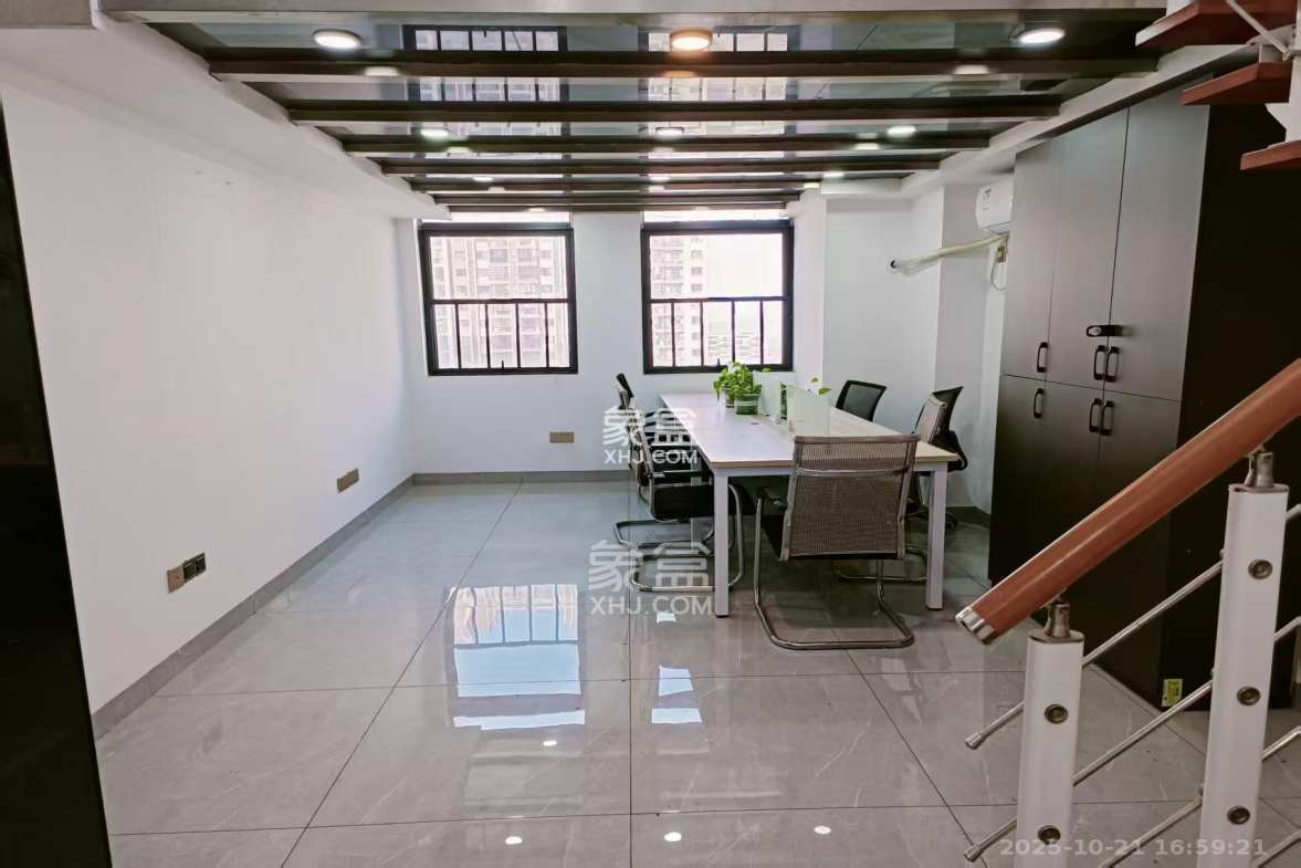 华润置地广场二期  1室1厅1卫    1850.0元/月 华润置地广场二期  1室1厅1卫    1850.0元/月室内图