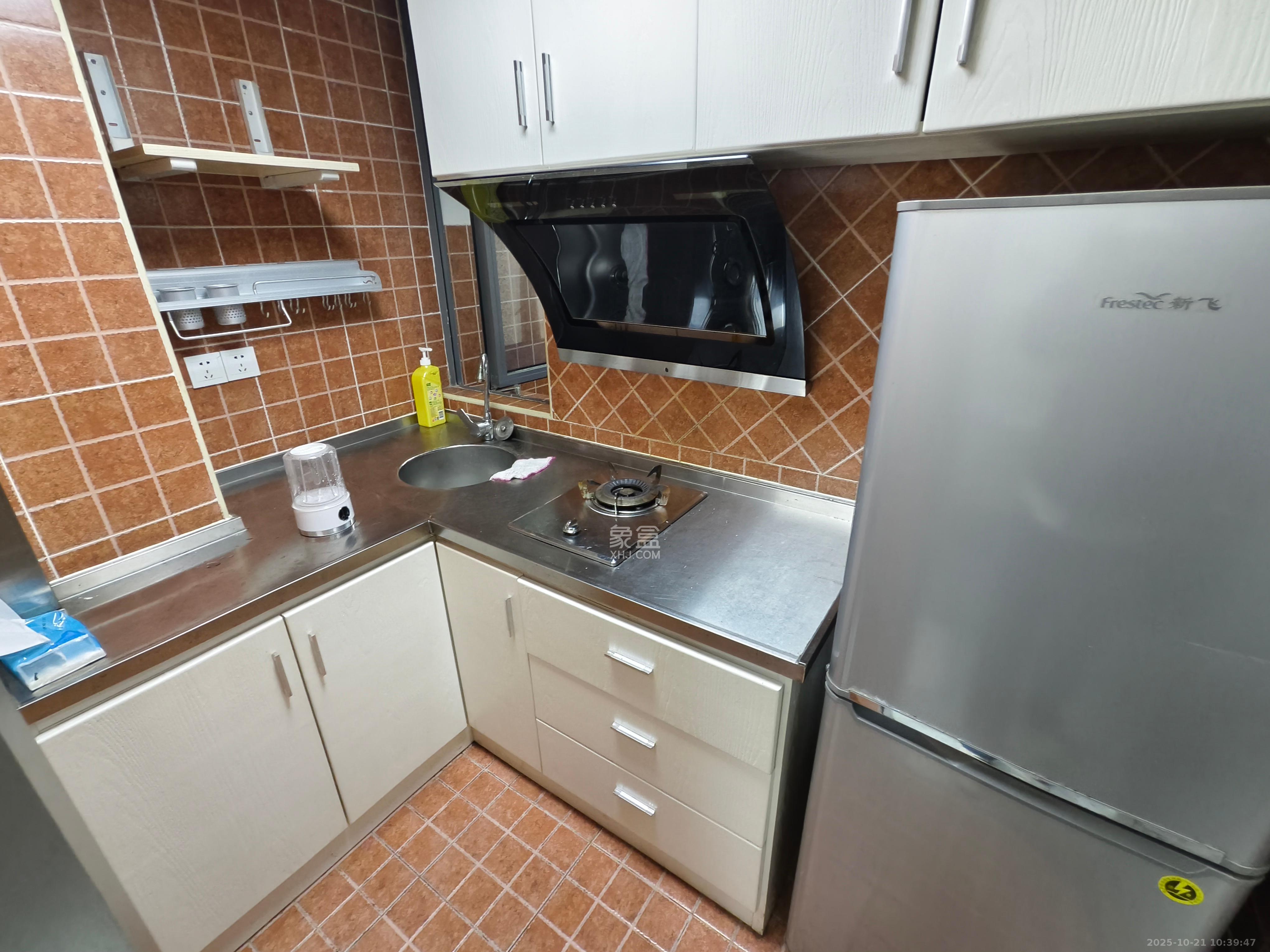 东怡外国(南湖一号) 1室1厅1卫 2000.0元/月 东怡外国(南湖一号) 1室1厅1卫 2000.0元/月室内图