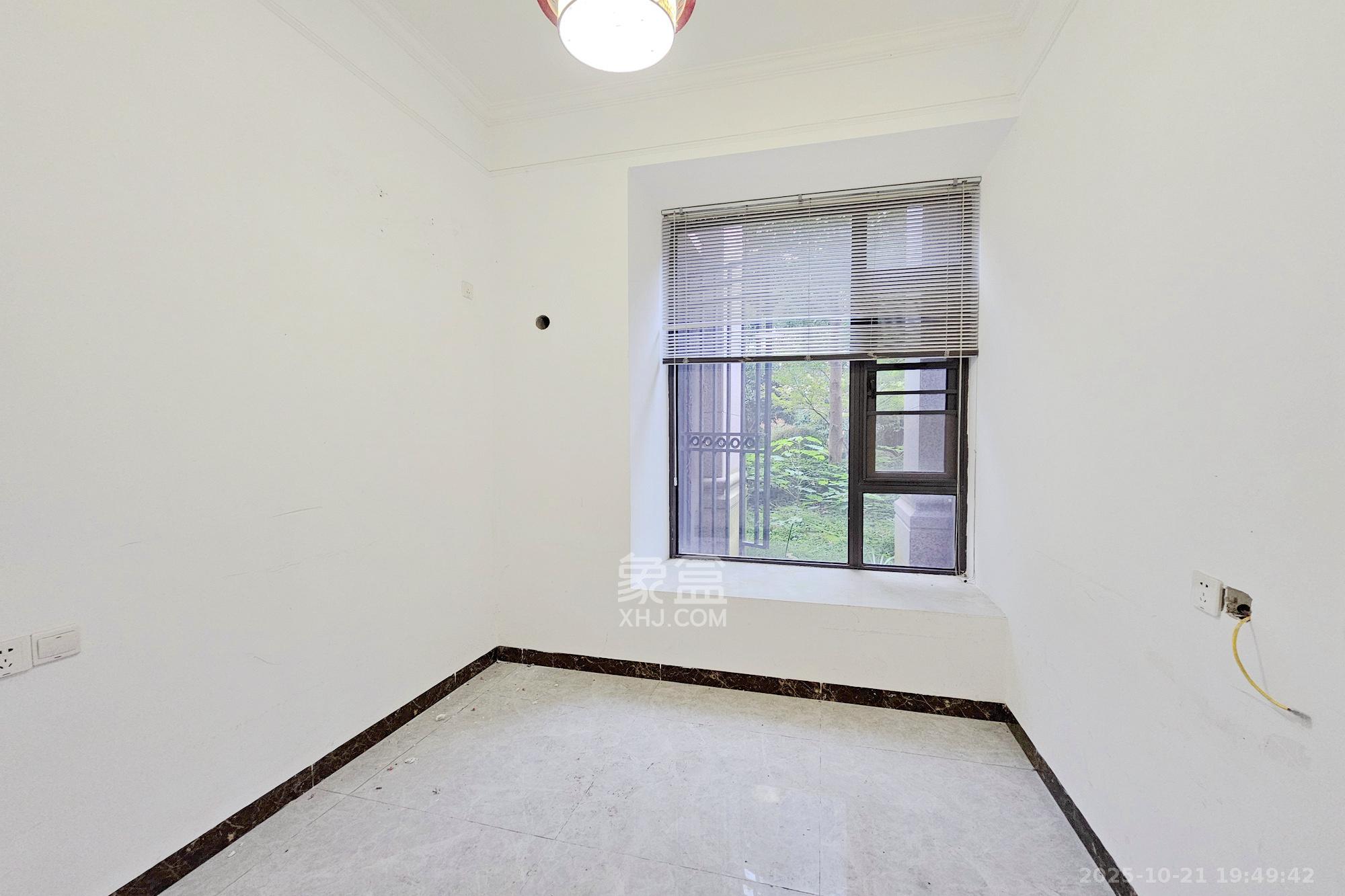 明昇壹城（明昇时代广场）一期  4室2厅2卫    268.0万卧室