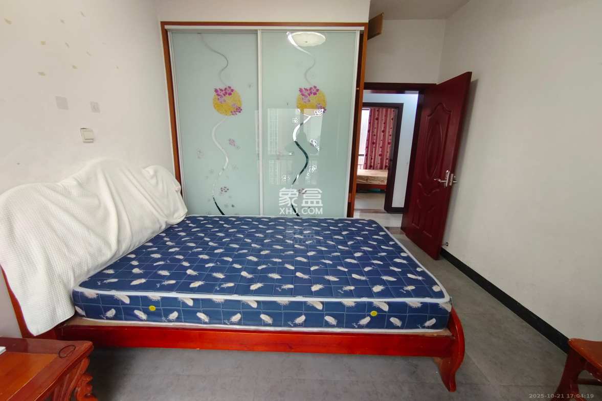 流金岁月-华晨国际 3室2厅1卫 1700.0元/月 流金岁月-华晨国际 3室2厅1卫 1700.0元/月室内图