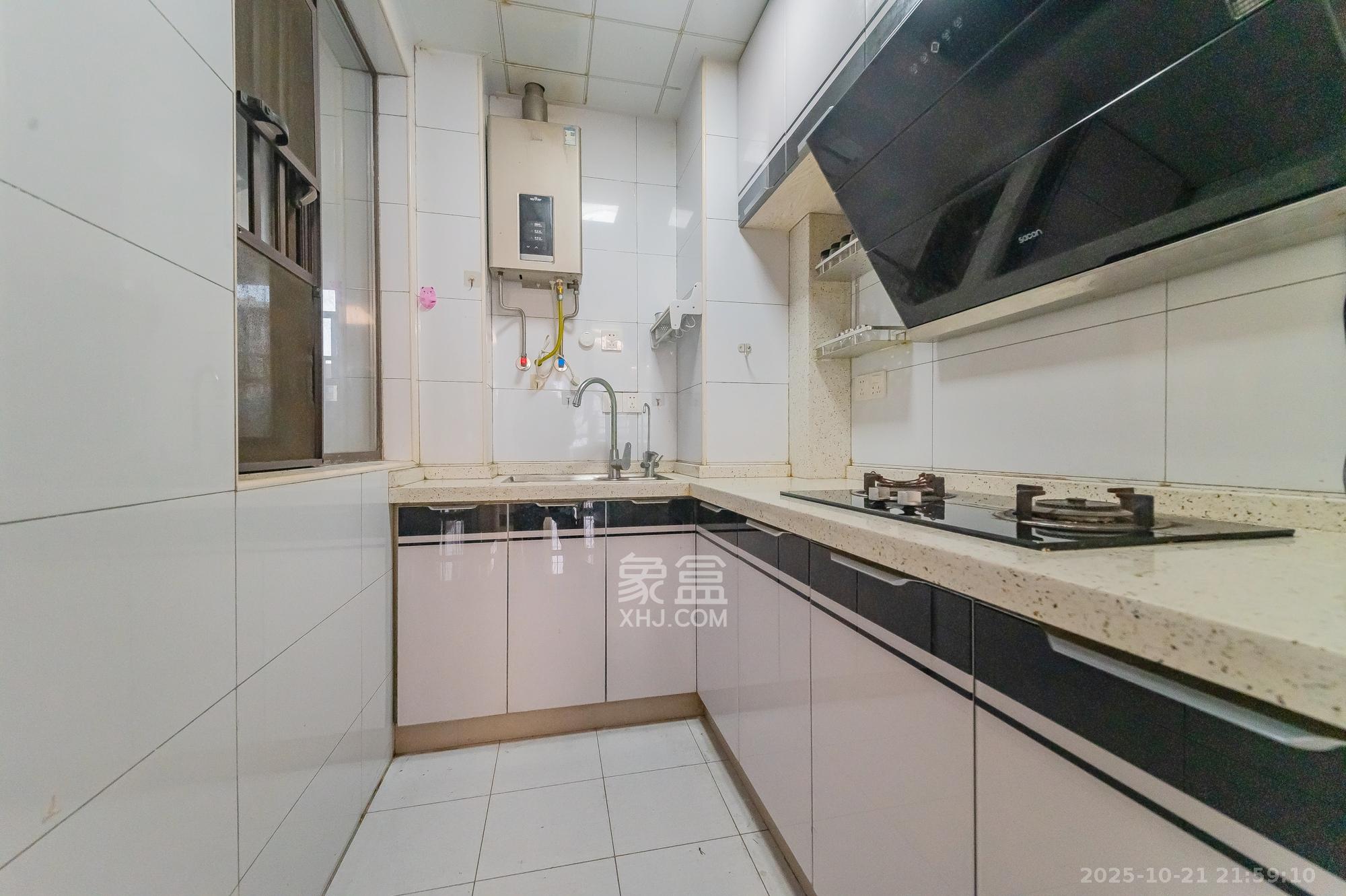 华润置地广场二期 3室2厅1卫 72.8万 华润置地广场二期 3室2厅1卫 72.8万厨房