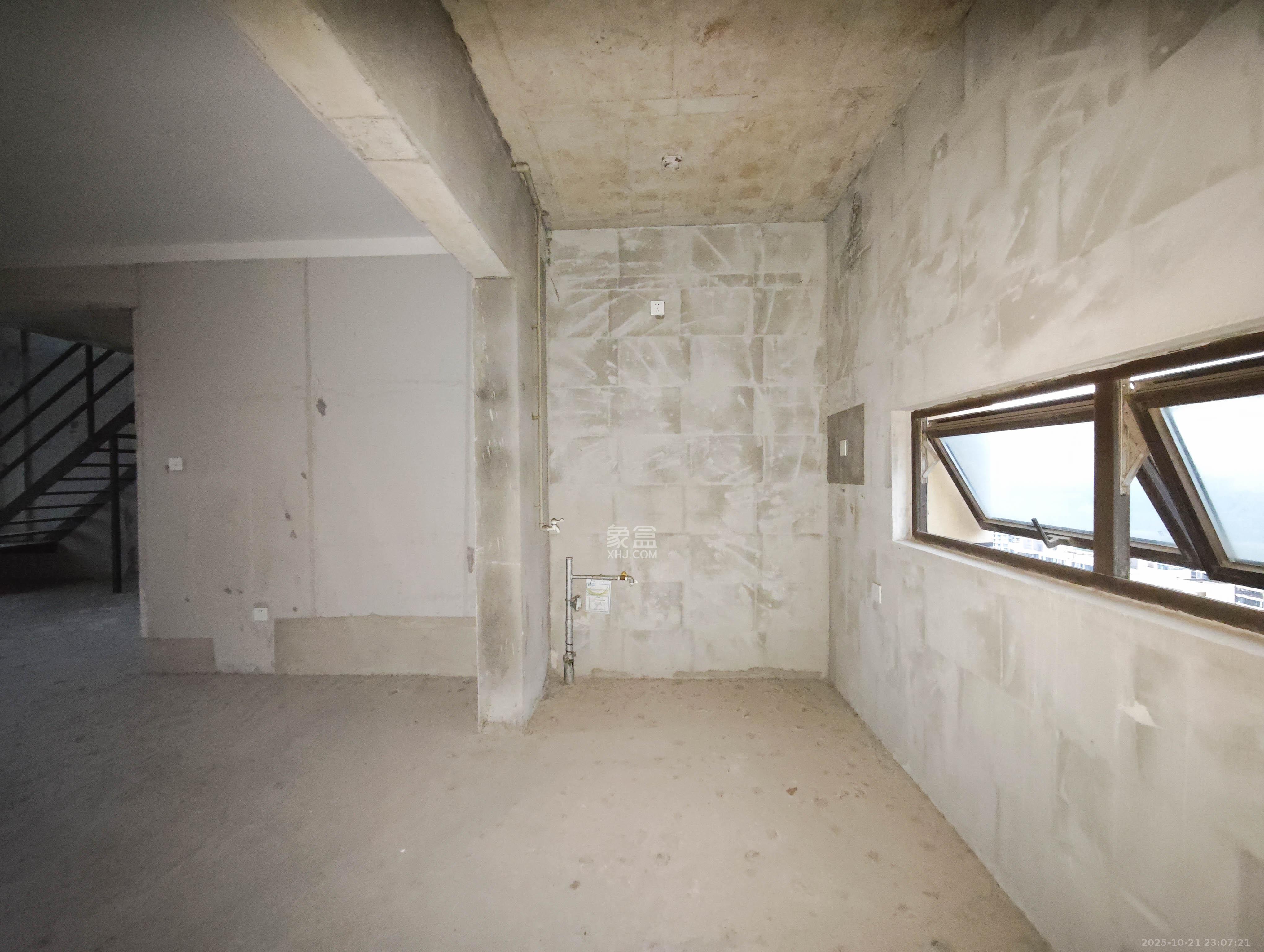 保利城(中航城国际社区、郡原美村) 1室0厅0卫 188.0万 保利城(中航城国际社区、郡原美村) 1室0厅0卫 188.0万其他