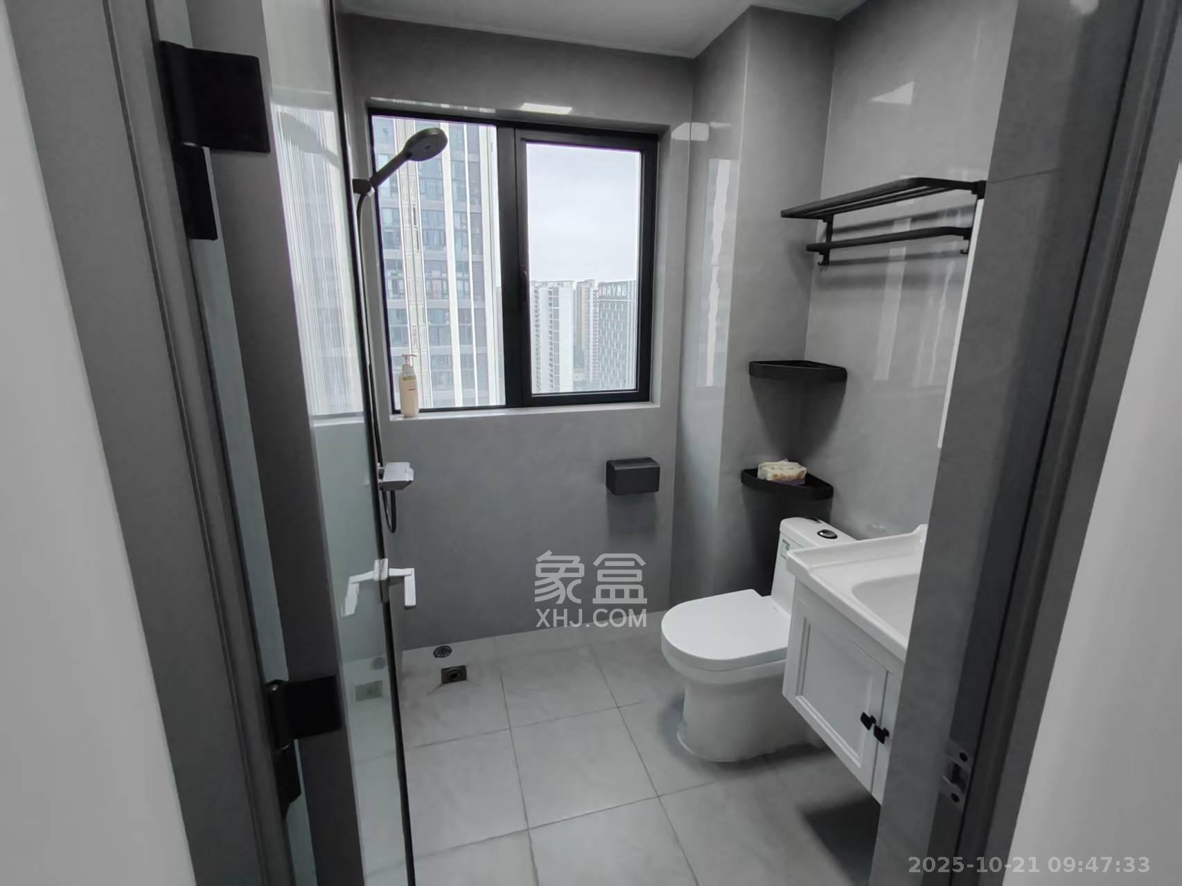 麓谷山湖郡  4室2厅2卫    3100.0元/月室内图