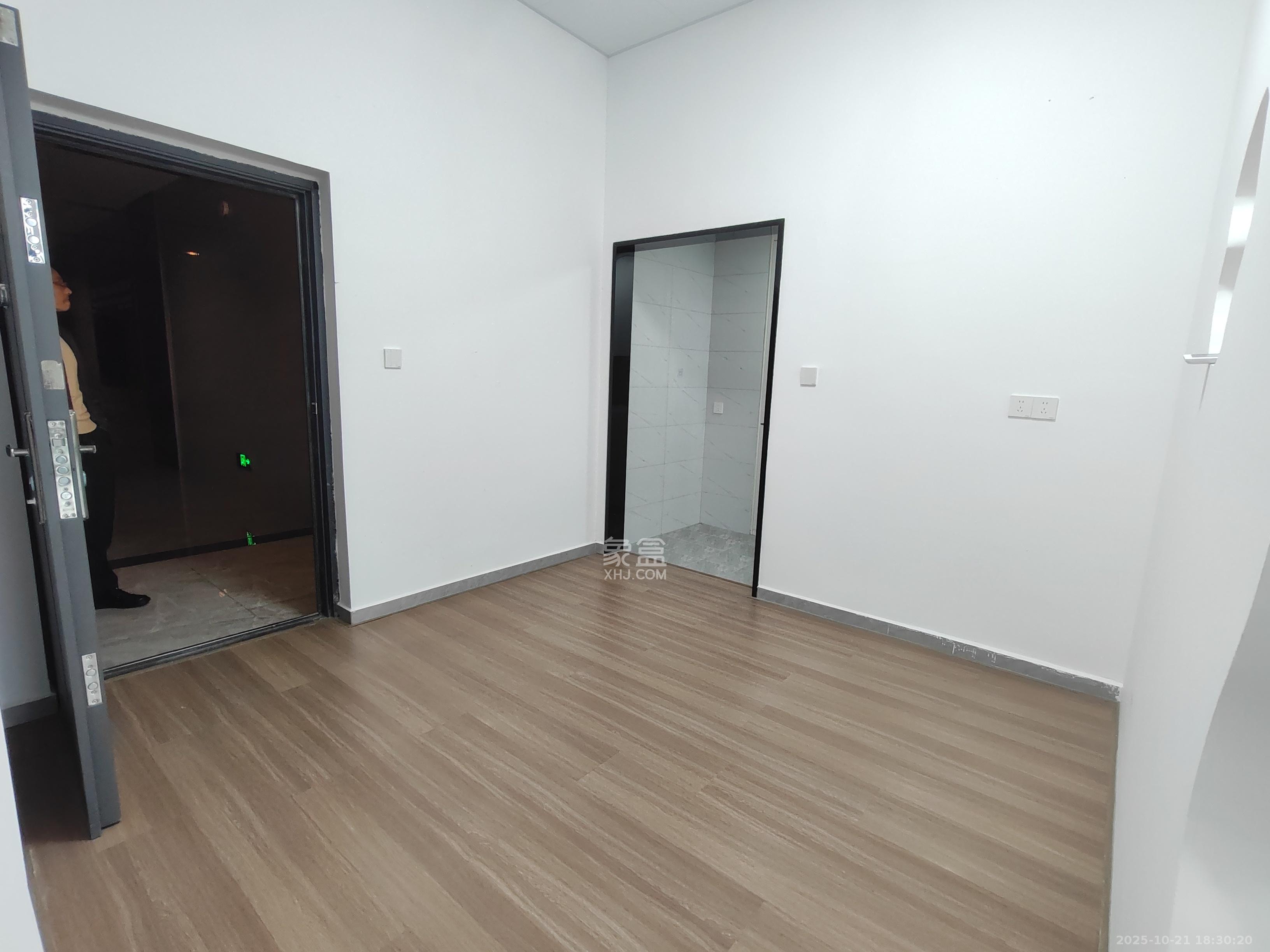 广大商务大厦  1室1厅1卫    1800.0元/月室内图