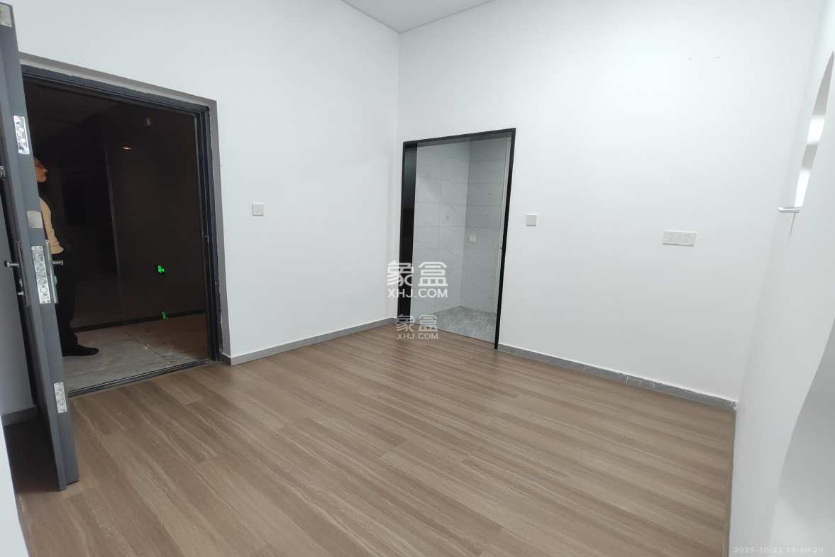 广大商务大厦  1室1厅1卫    1800.0元/月 广大商务大厦  1室1厅1卫    1800.0元/月室内图