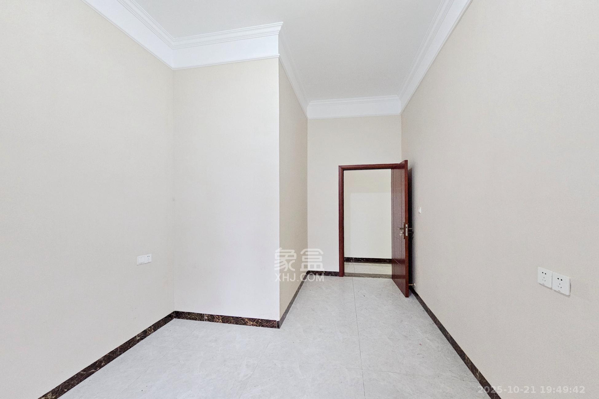 明昇壹城（明昇时代广场）一期  4室2厅2卫    268.0万卧室