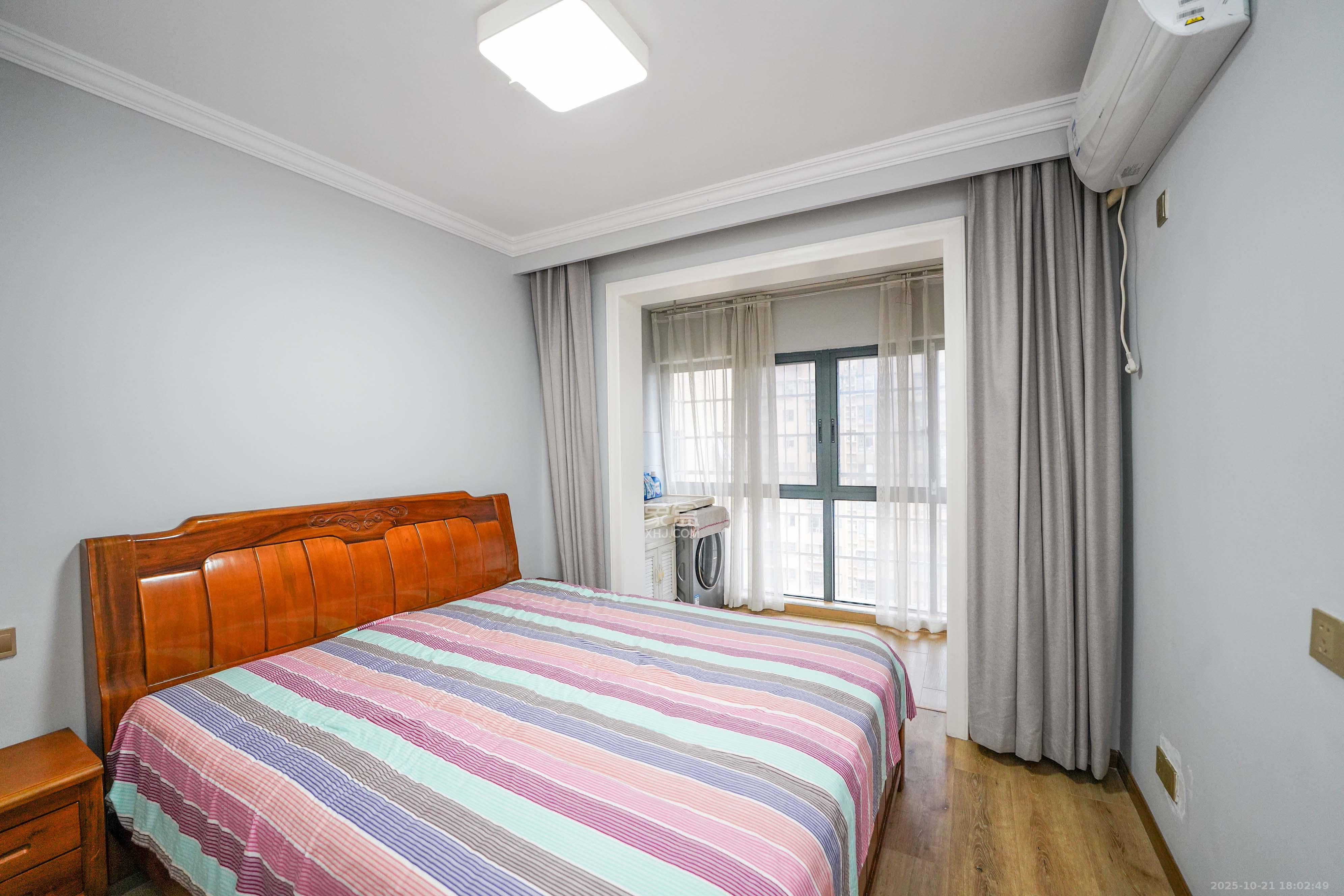 嘉华城(一期) 3室2厅1卫 136.0万 嘉华城(一期) 3室2厅1卫 136.0万卧室