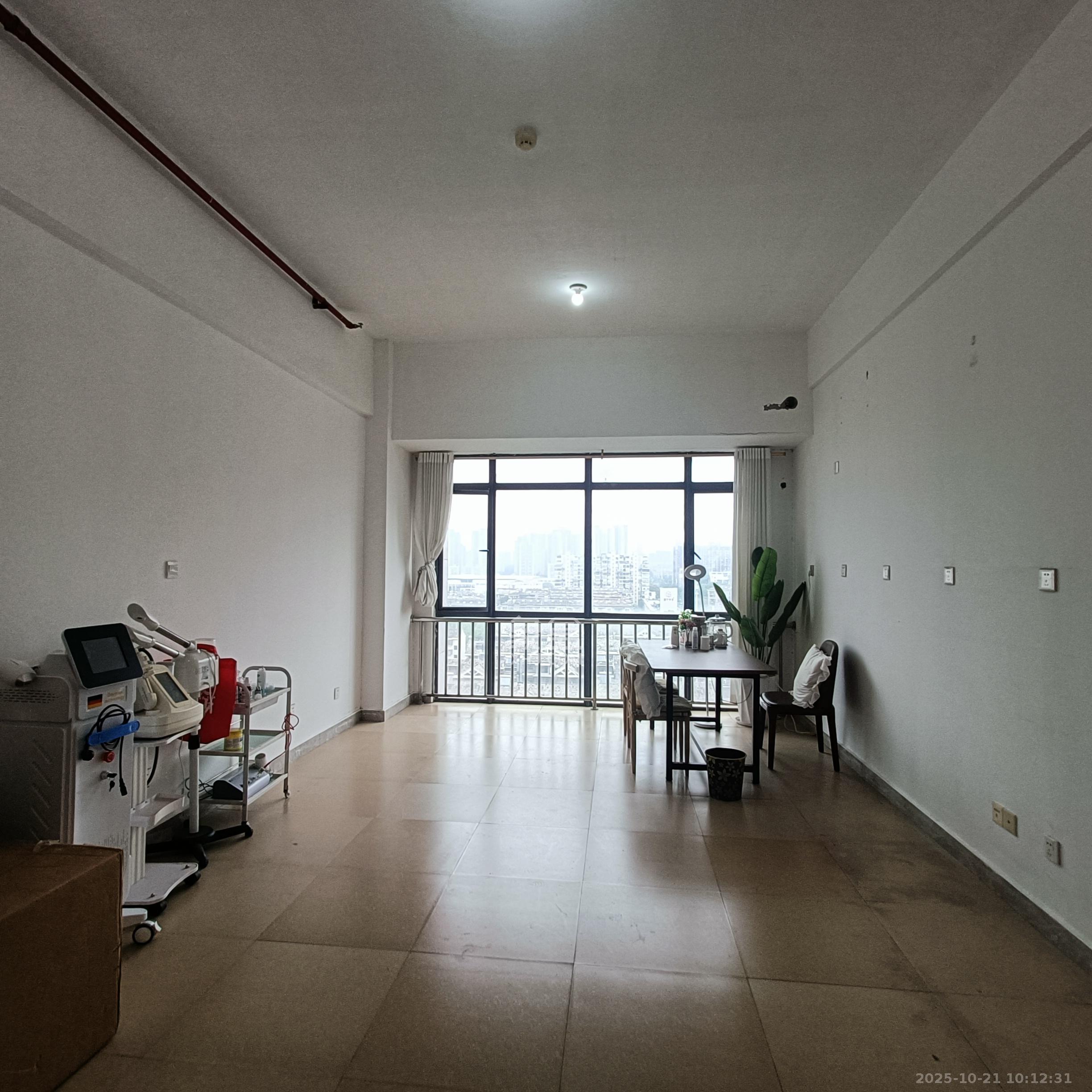 潇湘名城(新里程潇湘名城)  1室1厅1卫    1400.0元/月室内图