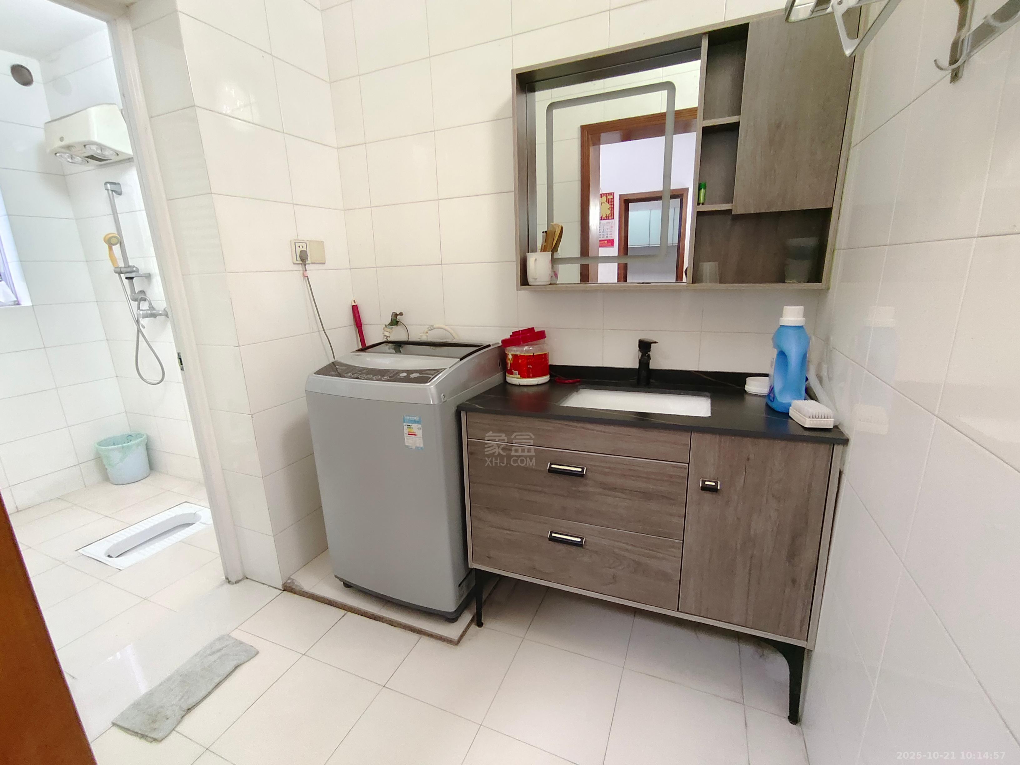 嵩源小区 3室2厅2卫 1500.0元/月 嵩源小区 3室2厅2卫 1500.0元/月室内图