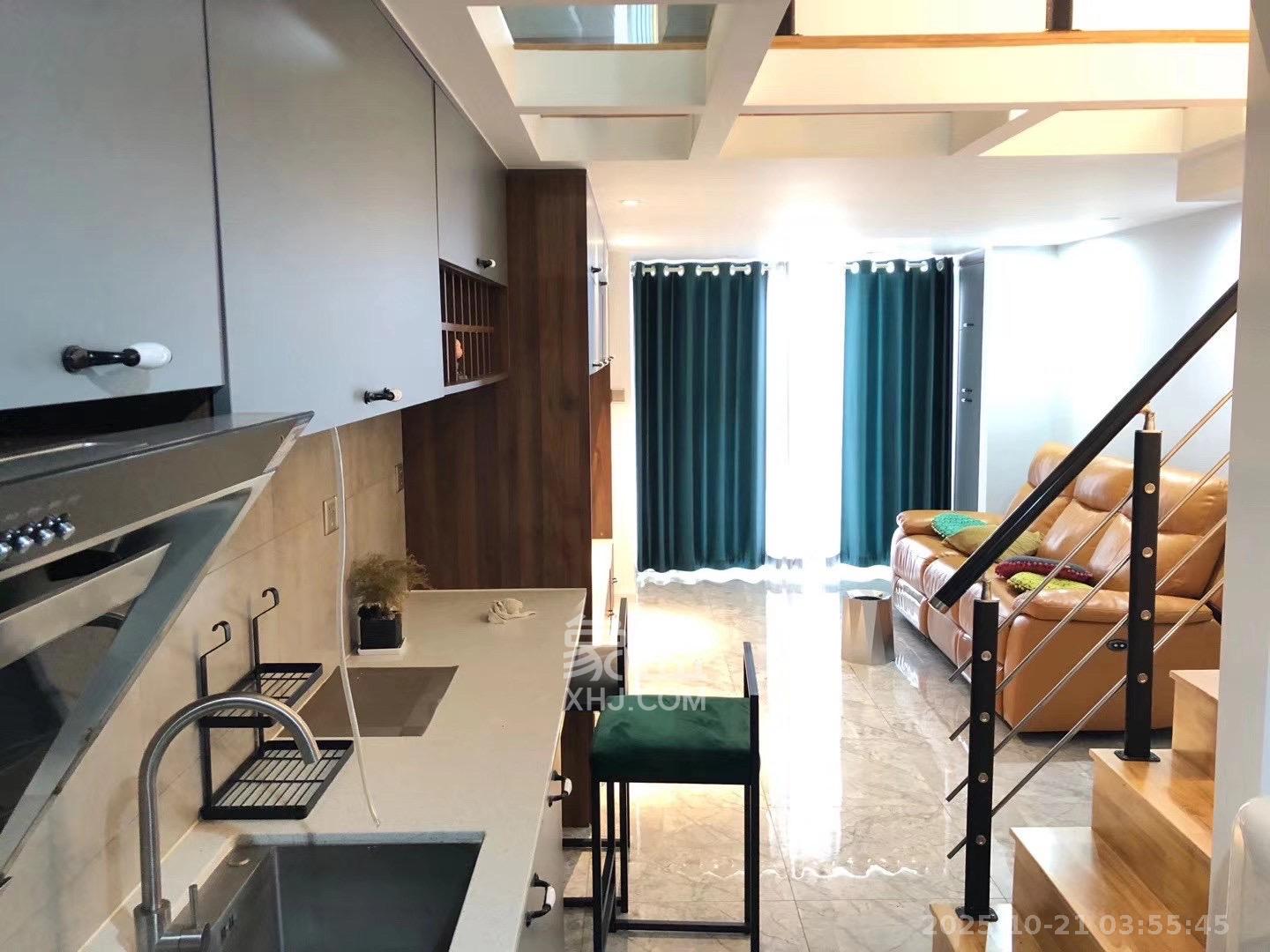 达美溪湖湾  2室2厅1卫    2600.0元/月