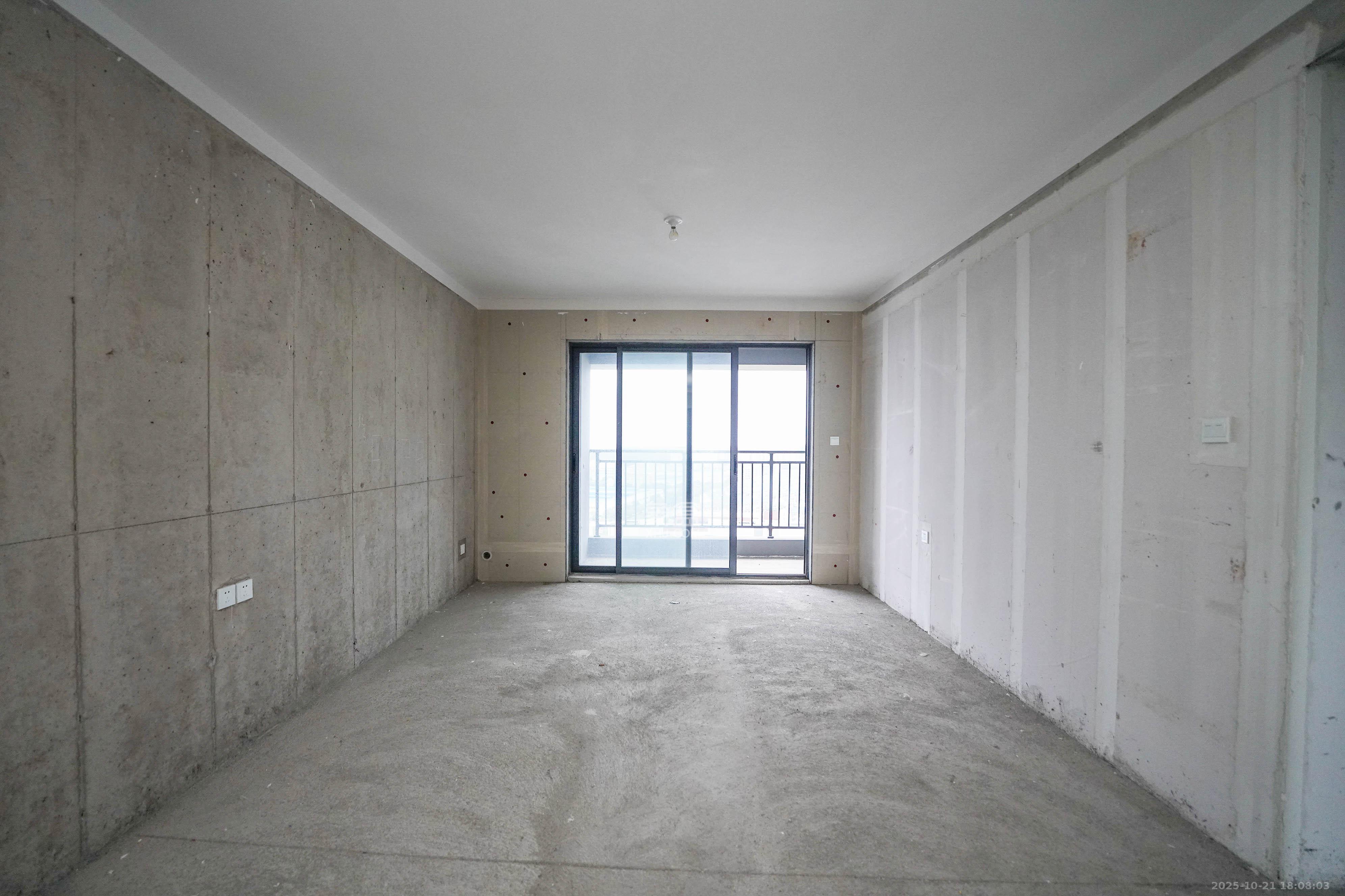 旭辉雨金广场  4室2厅2卫    120.0万