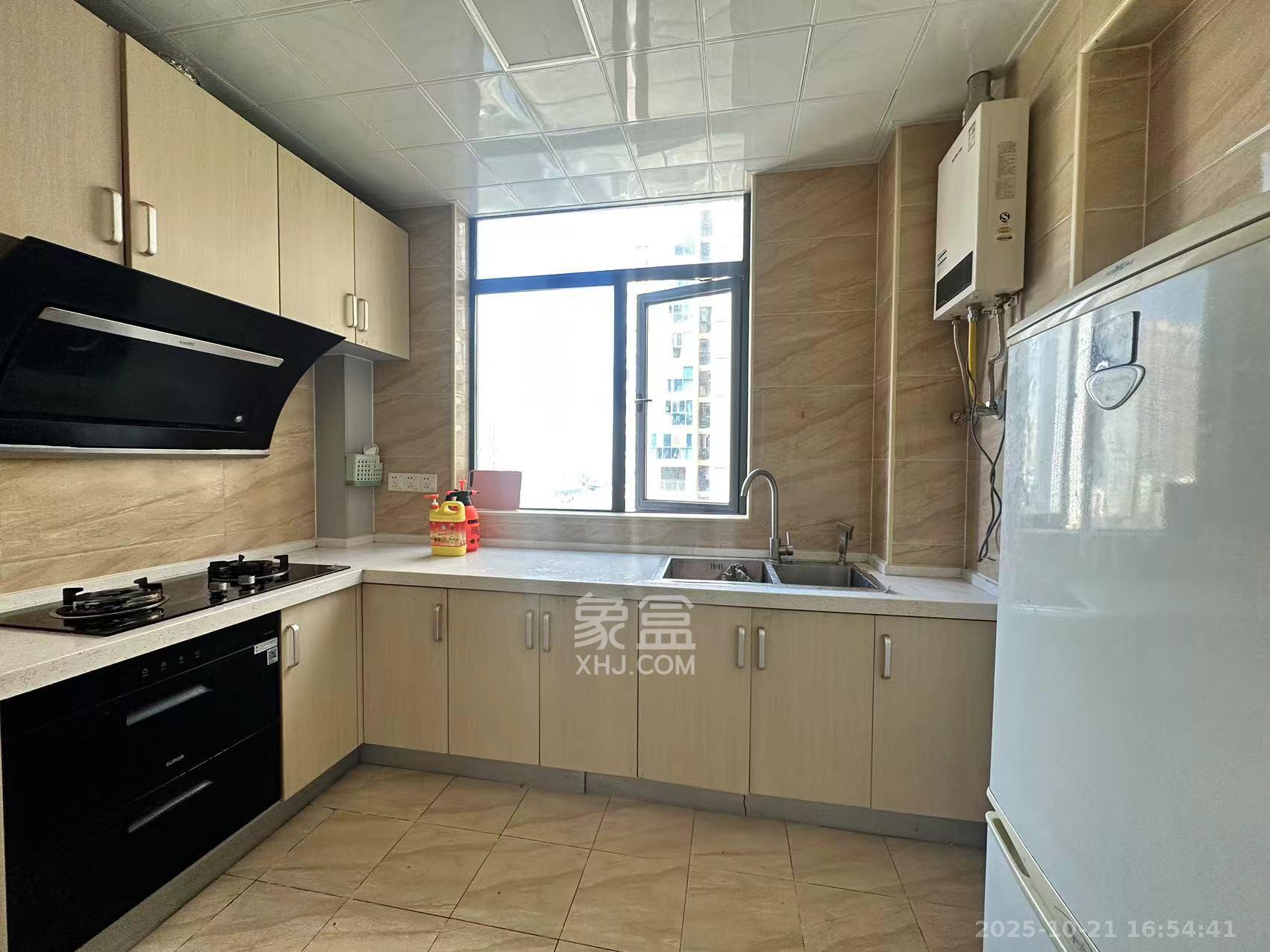 玛丽的花园（金色阳光家园）  3室2厅2卫    2000.0元/月室内图