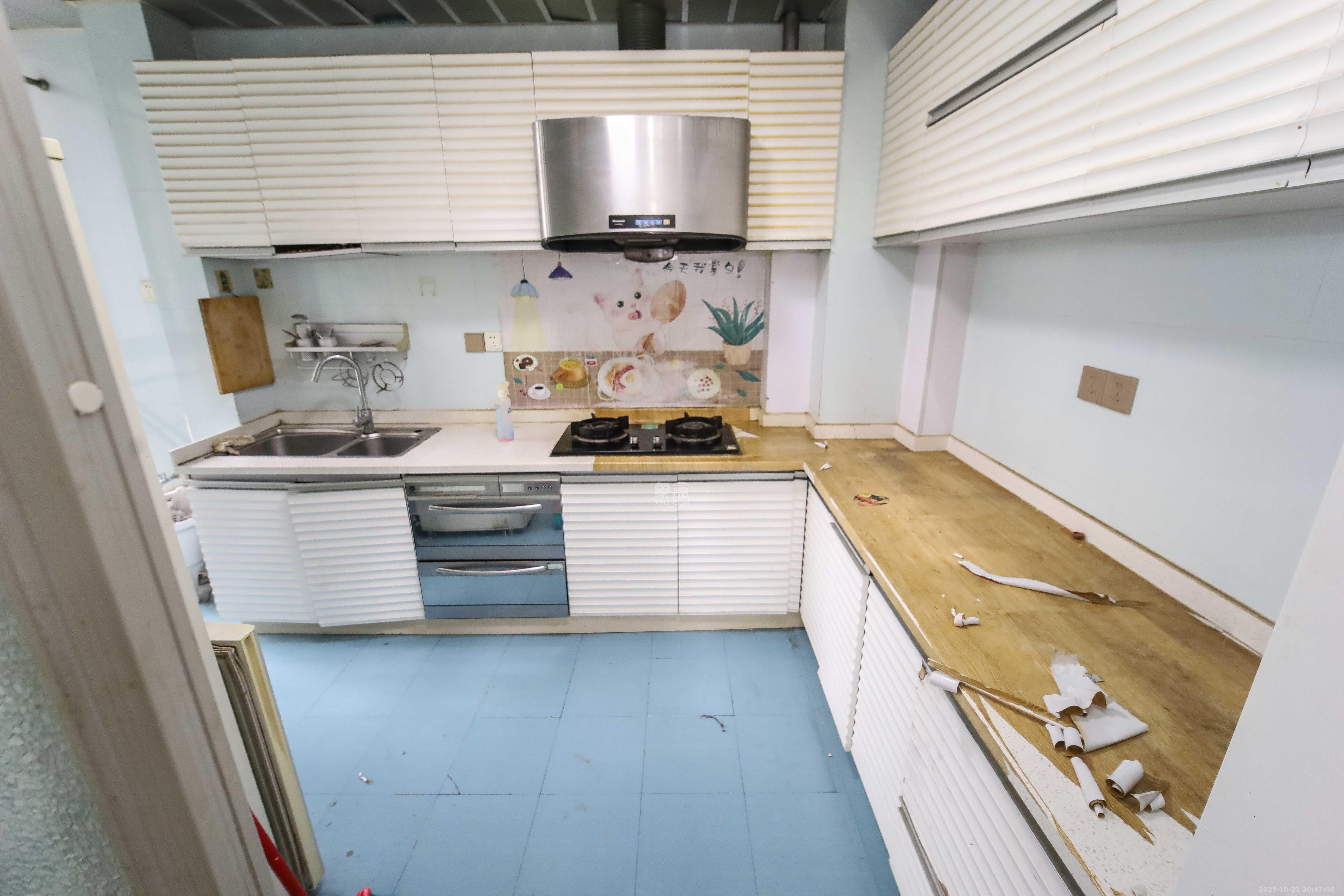 银港水晶城  3室2厅2卫    85.8万厨房